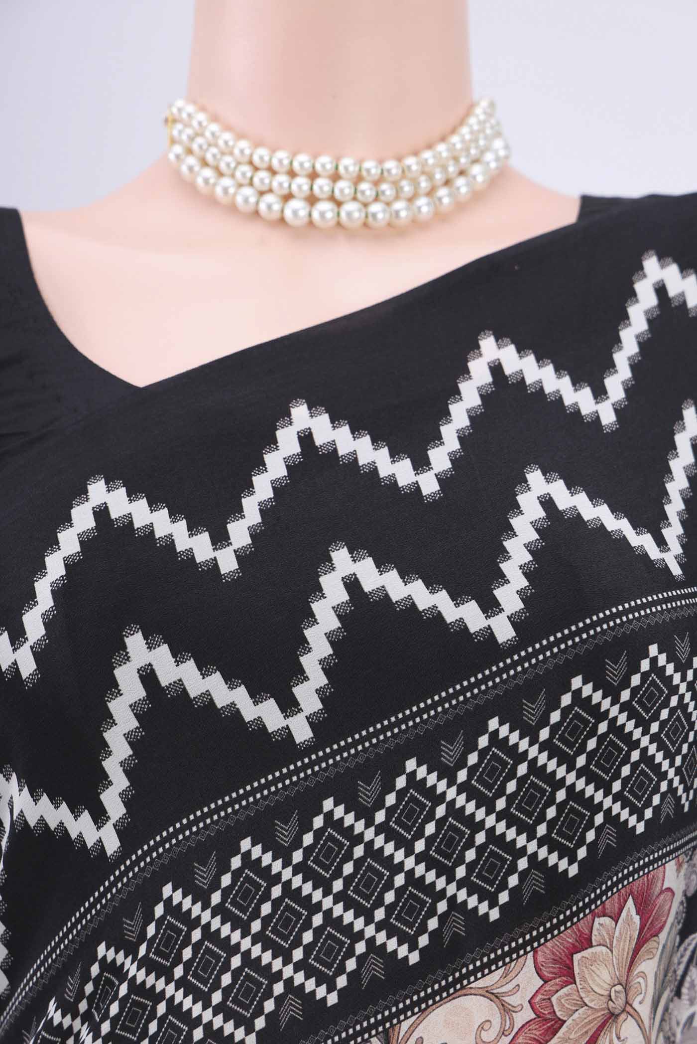 Black Crepe Saree - Image 2