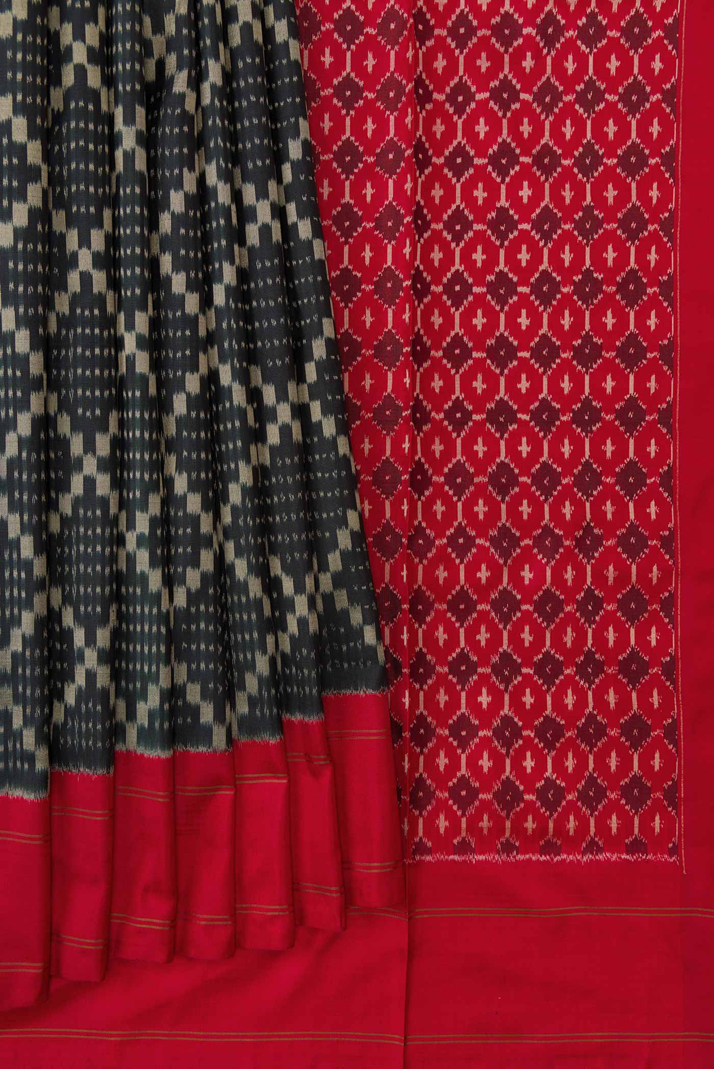 Black Pochampally Silk Saree - Image 4