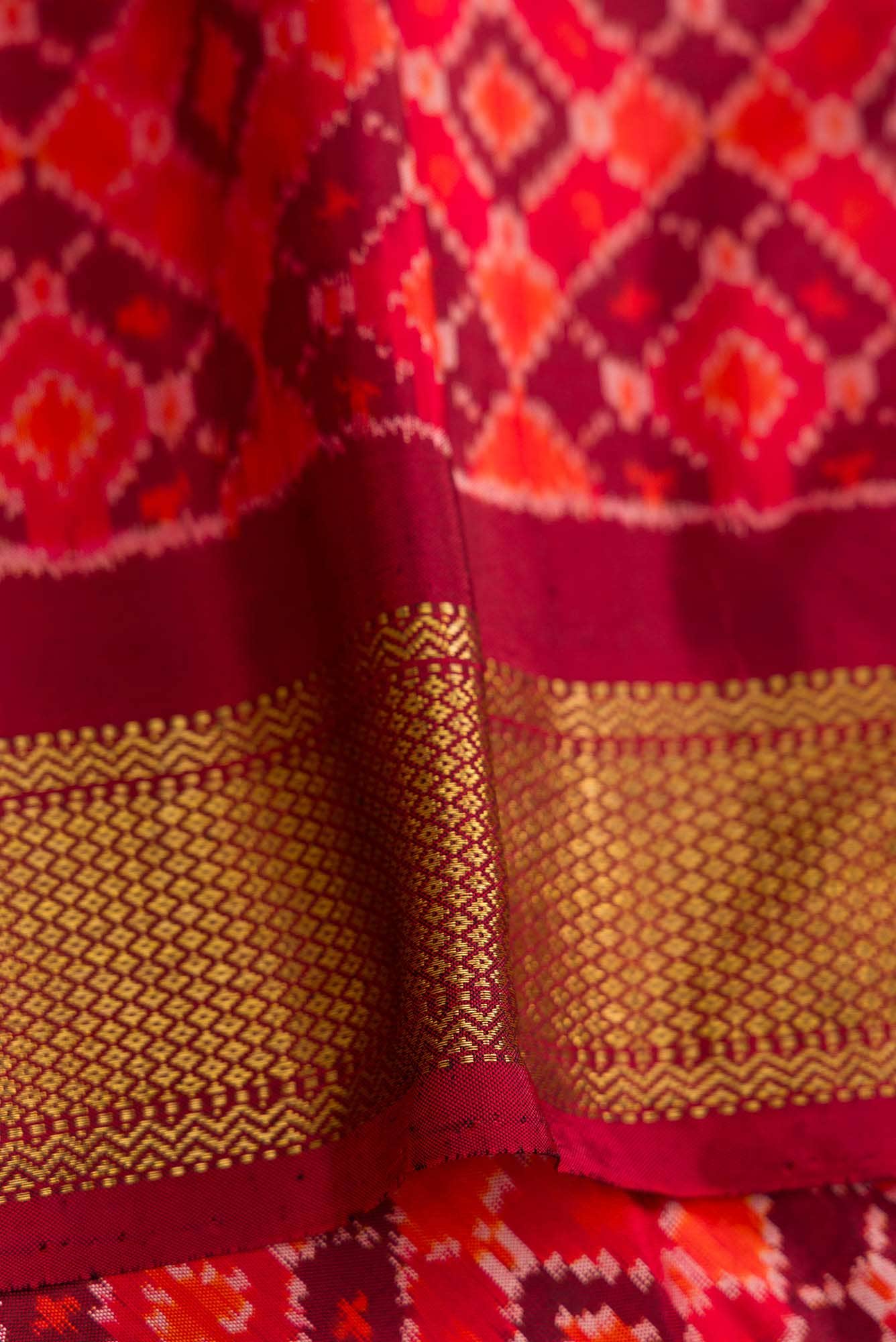 Black Dual Tone Double Ikat Saree - Image 6