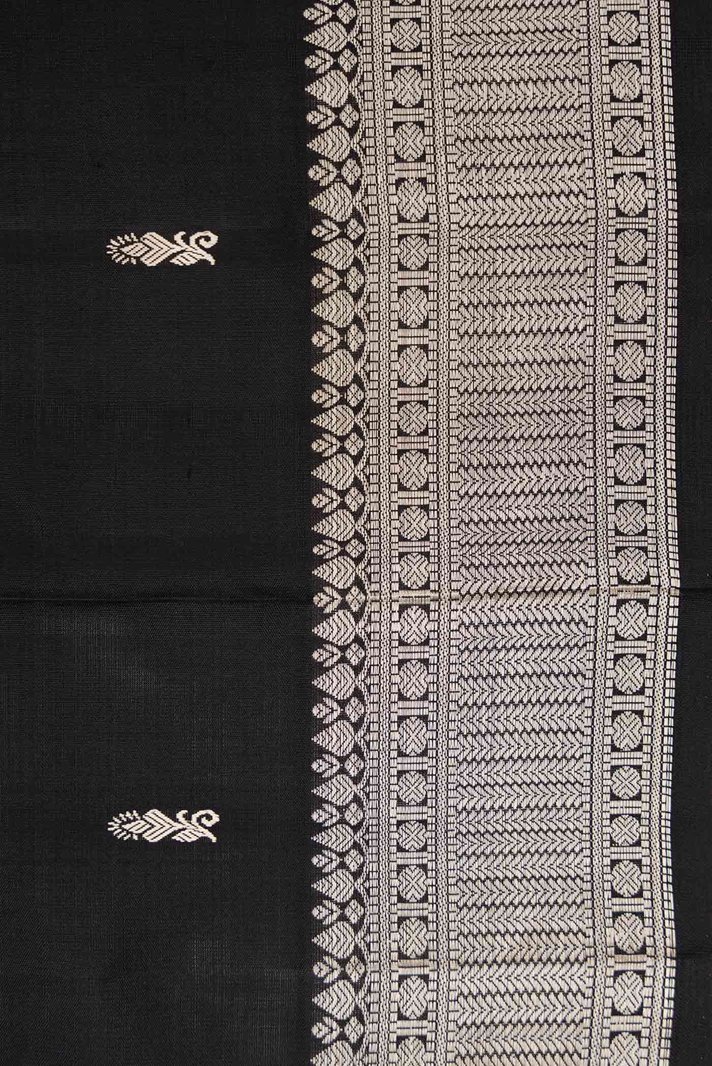 Black Dual Tone Kanchipuram Silk Saree - Image 3