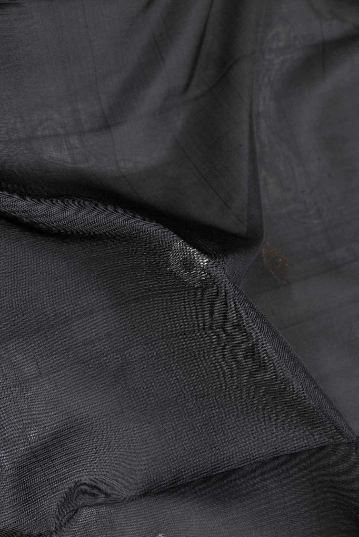 Black Dual Tone Uppada Silk Saree - Image 2