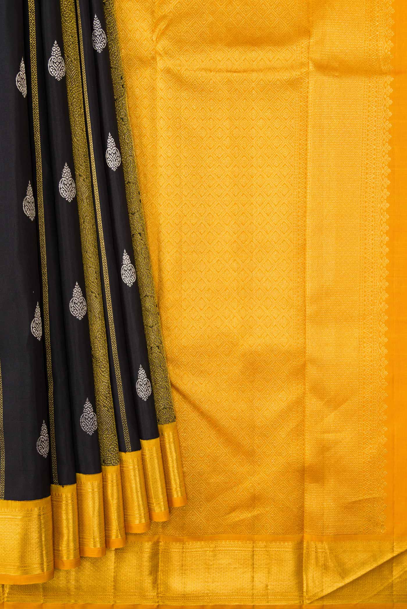 Black Kanjivaram Silk Saree - Image 4