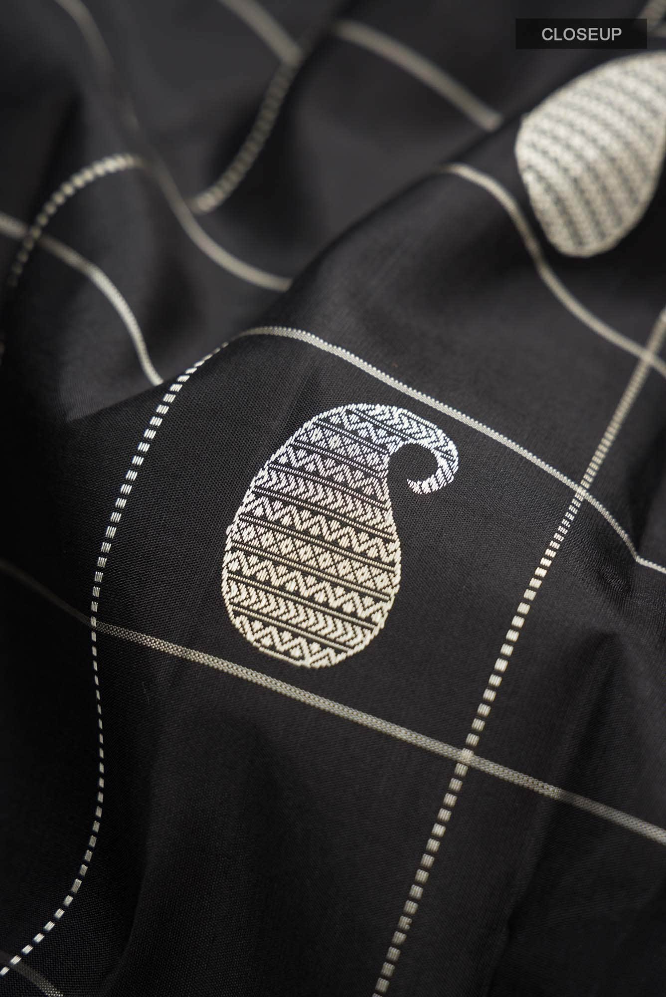 Black Kanjivaram Silk Saree - Image 3