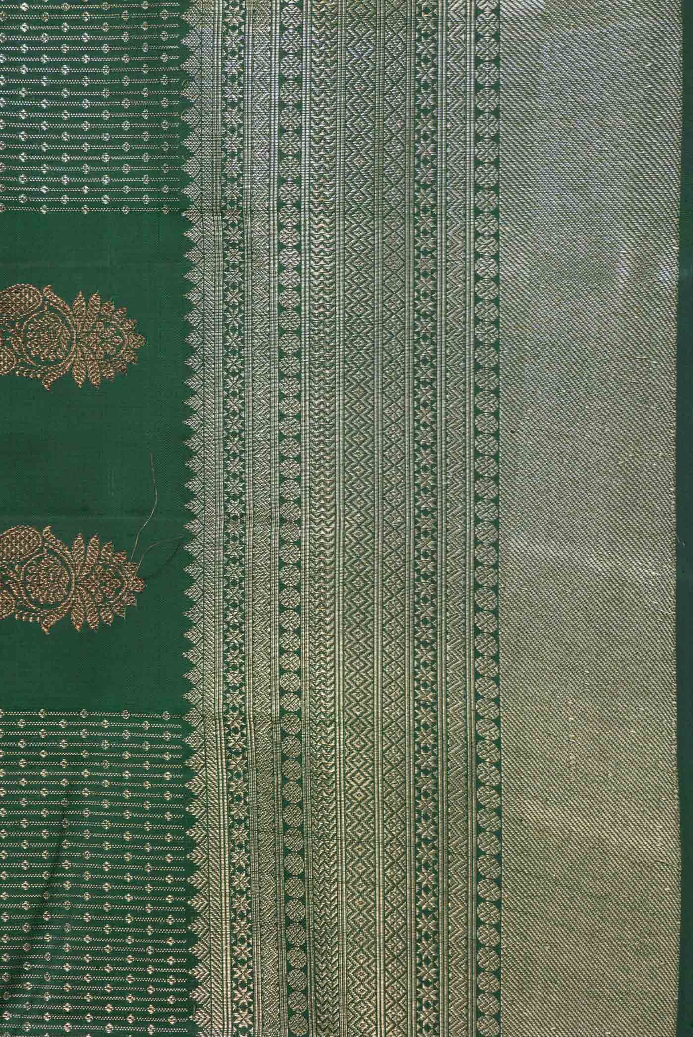 Bottle Green Dual Tone Kanchipuram Saree - Image 3