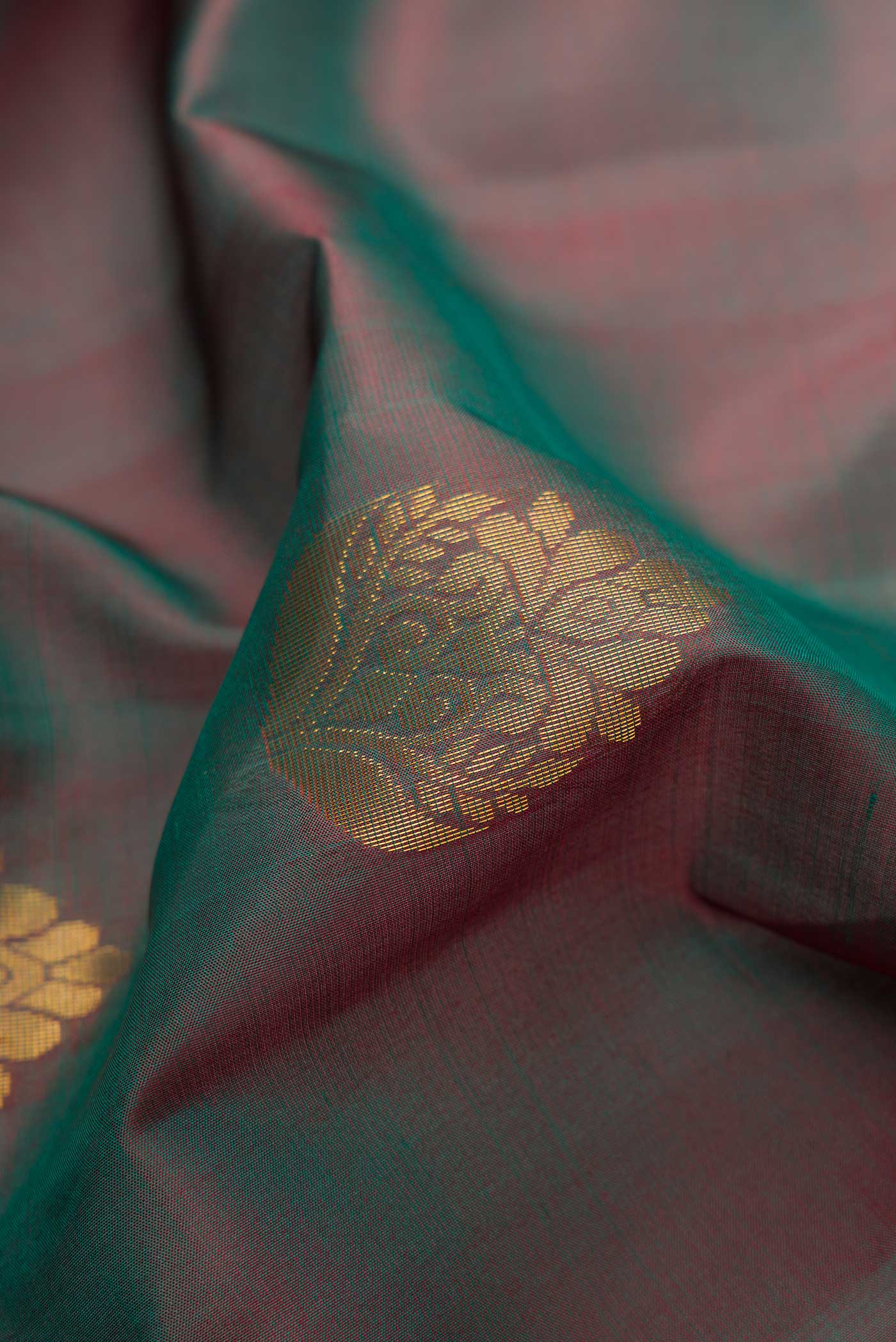 Green with Maroon Color Soft Silk Saree - Image 2