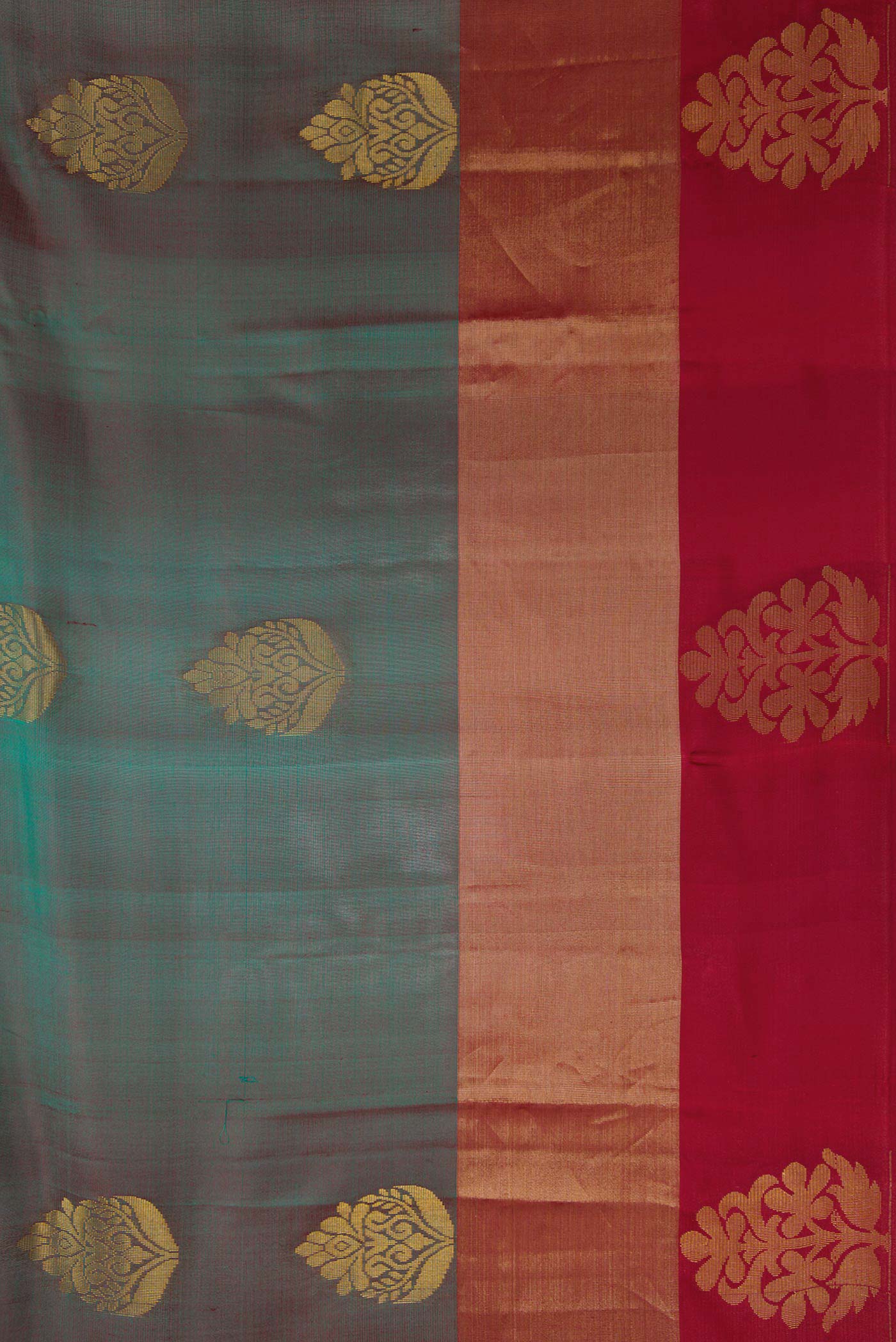 Green with Maroon Color Soft Silk Saree - Image 3
