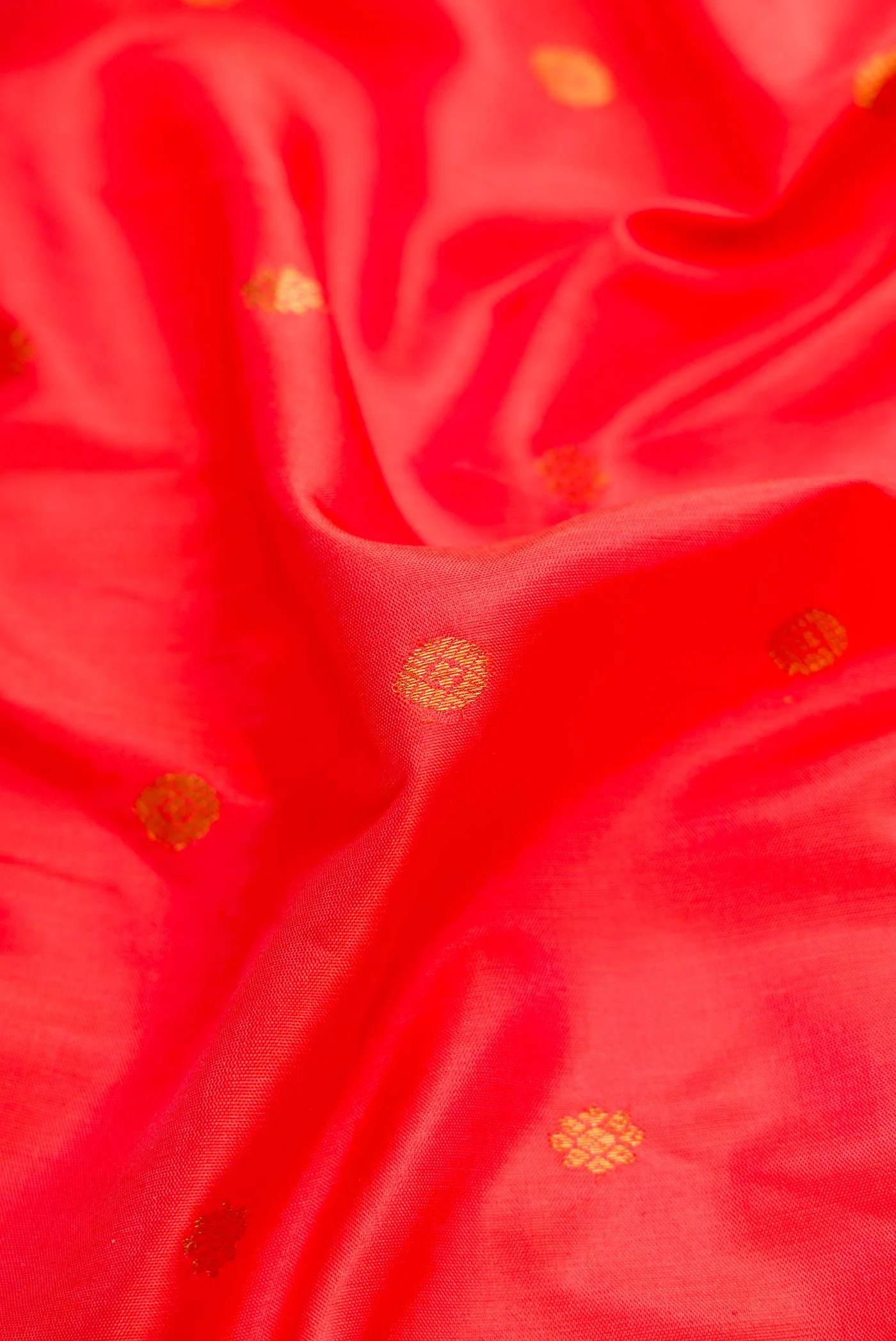 Brick Orange Dual Tone Gadwal Silk Saree - Image 2
