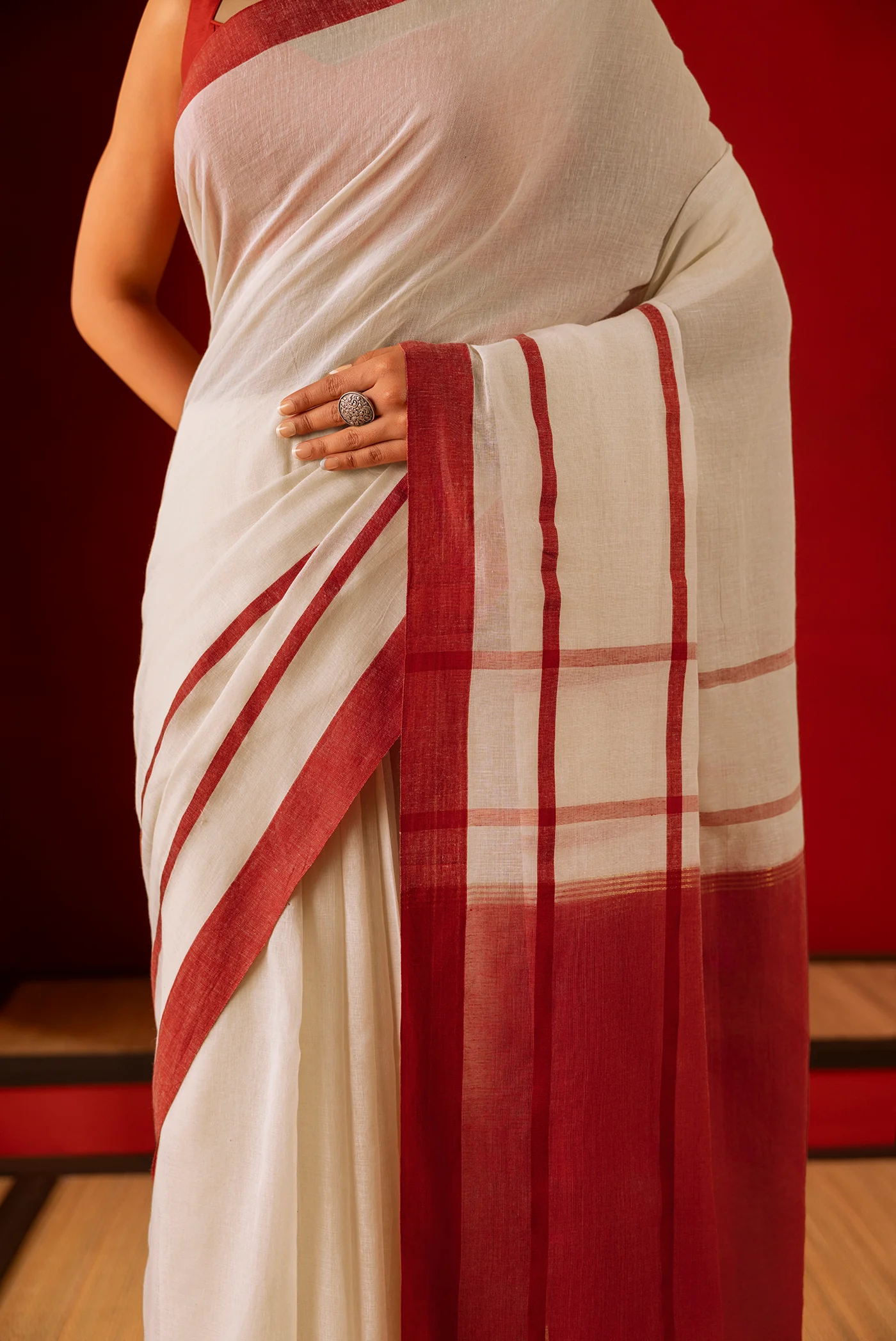 Chhaya-Off White Cotton Saree - Image 4