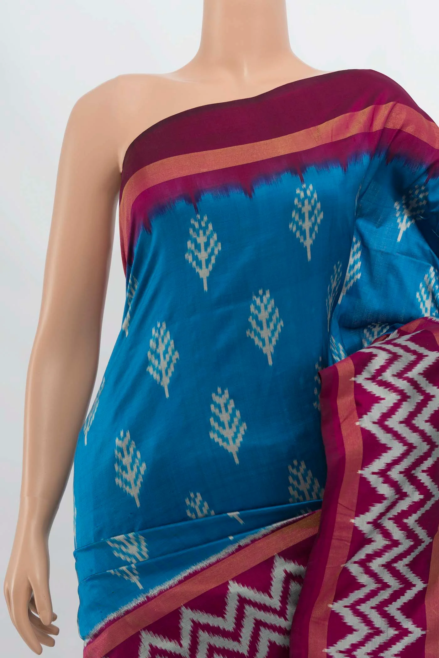 Blue Pochampally Silk Saree - Image 2