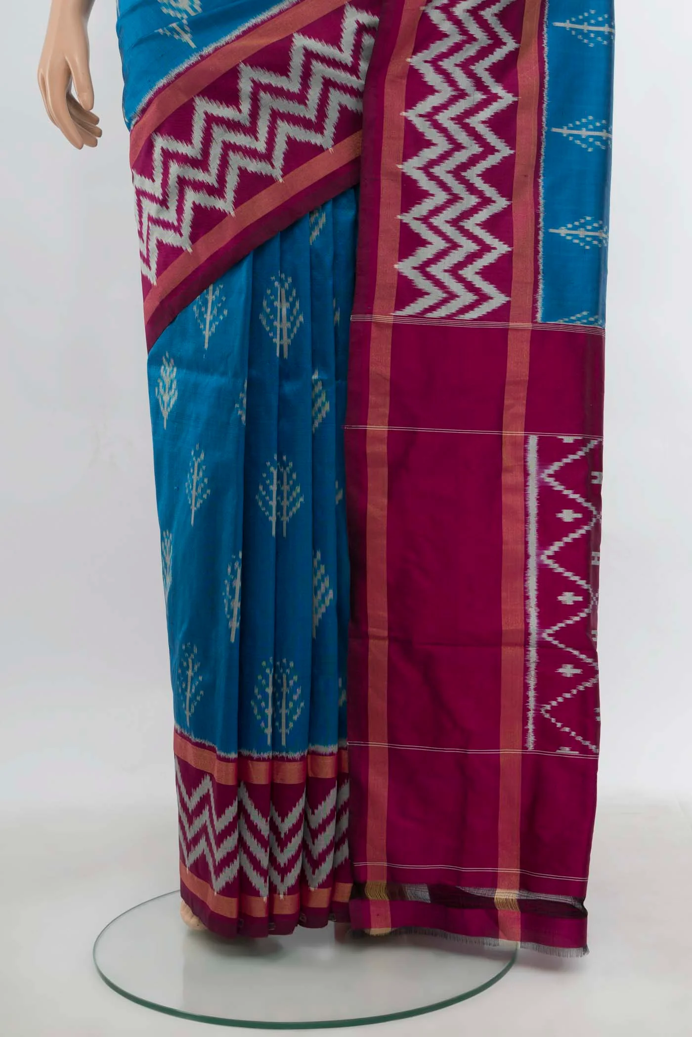 Blue Pochampally Silk Saree - Image 3