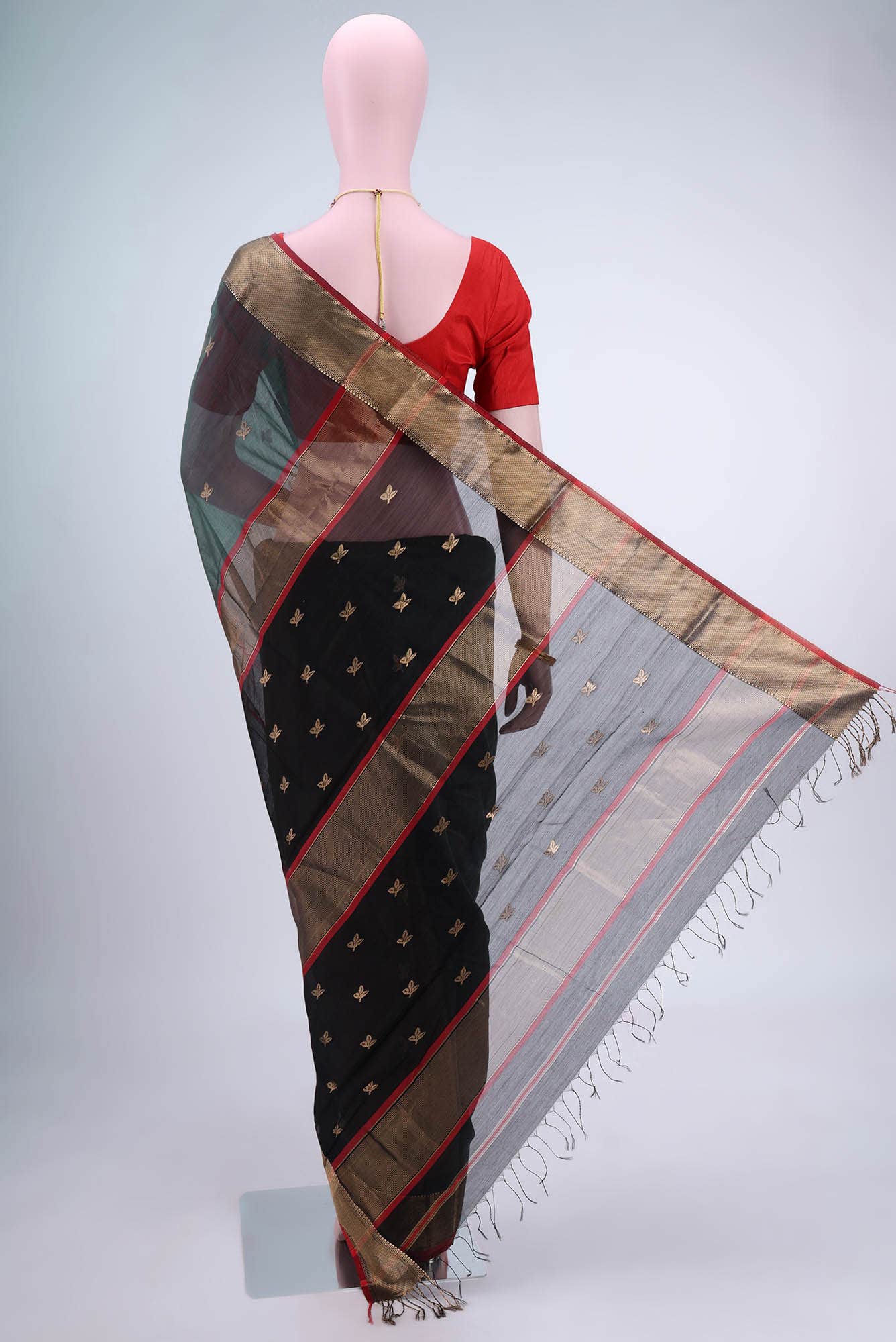 Davys Grey Khadi Cotton Saree - Image 2