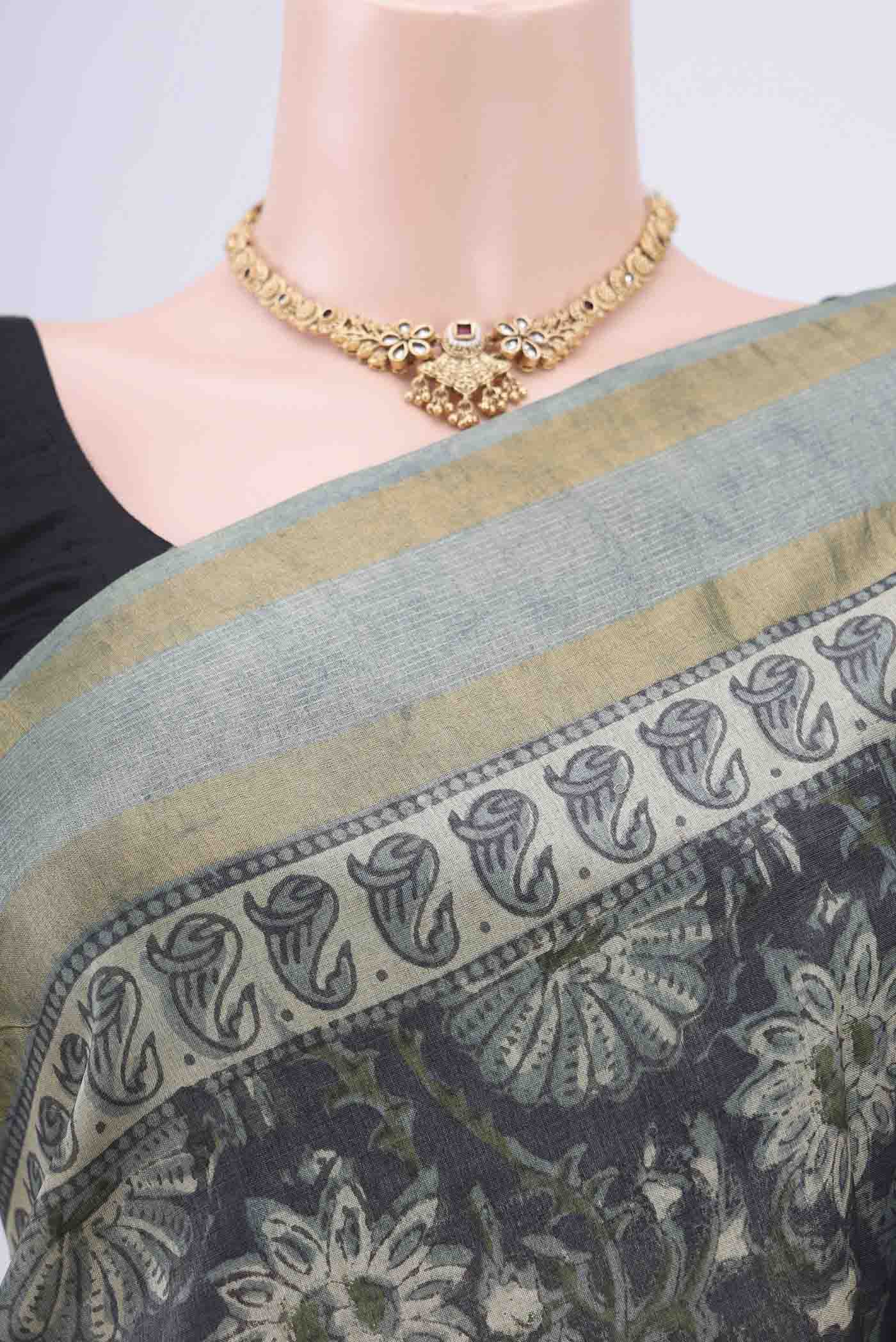 Davys Grey Tussar Silk Saree - Image 2