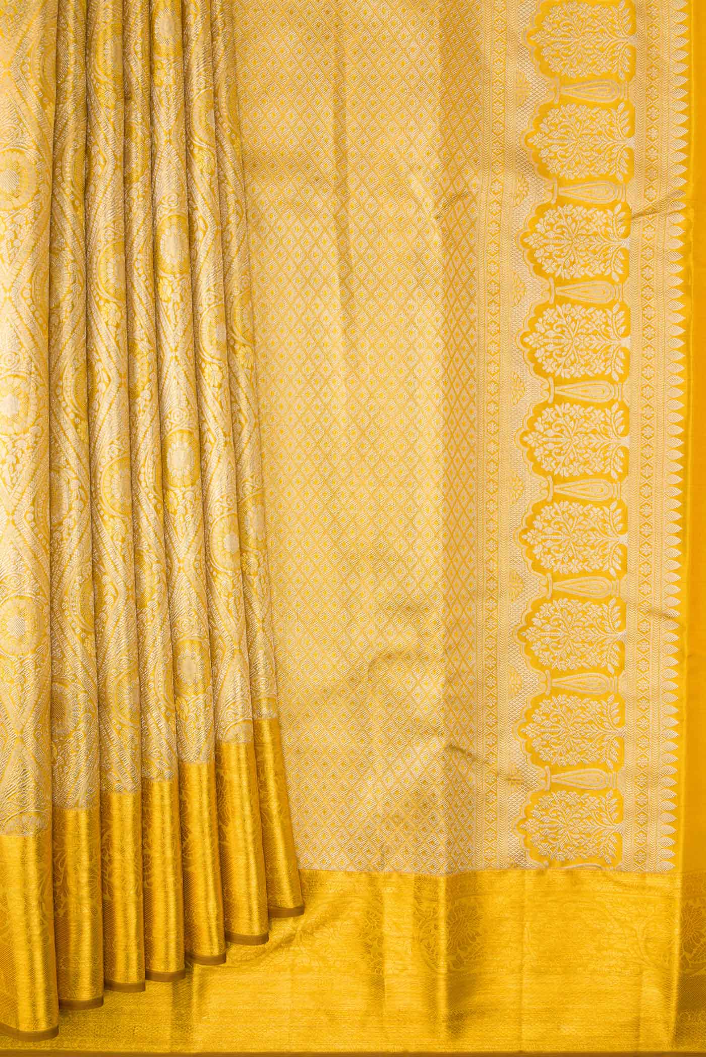Gold Kanchipuram Tissue Silk Saree - Image 4