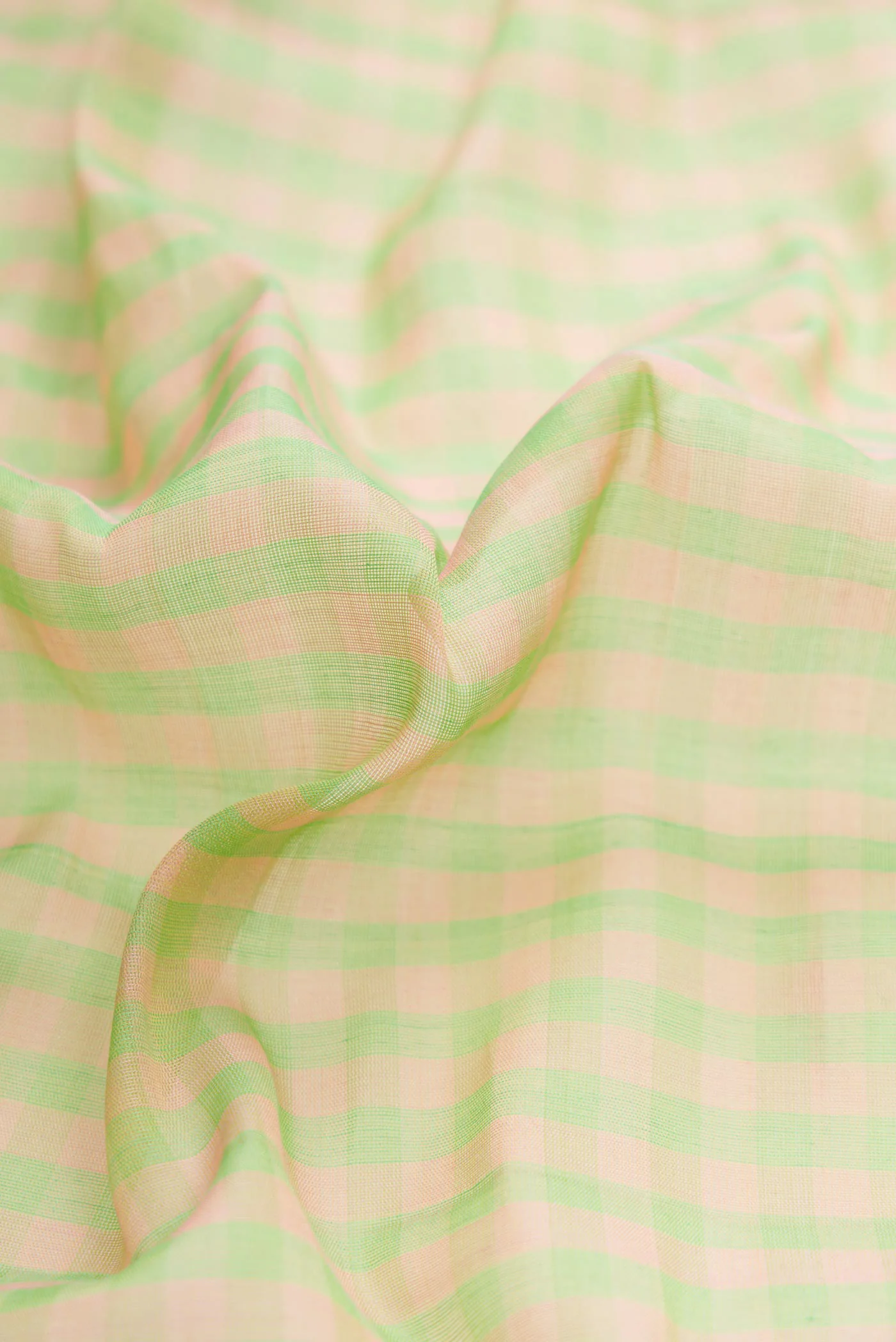 Green and Pink Color Gadwal Silk Saree - Image 2