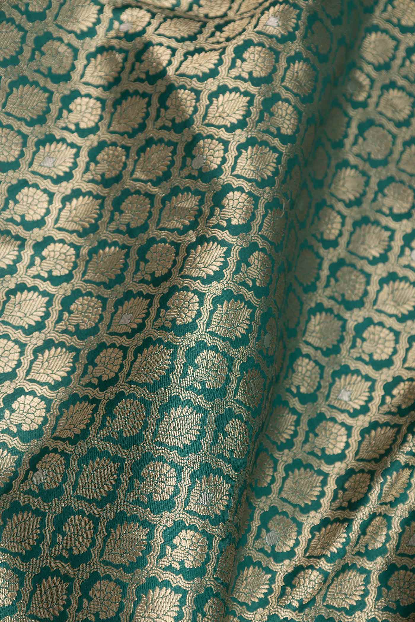 Green Dual Tone Banarasi Saree - Image 2