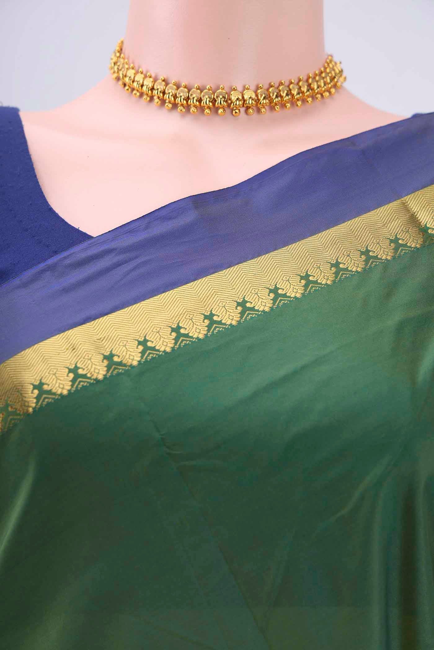 Green Dual Tone Blended Bangalore Silk Saree - Image 2