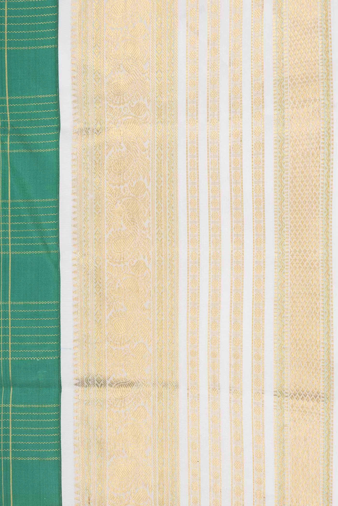 Green Dual Tone Kanjivaram Saree - Image 3