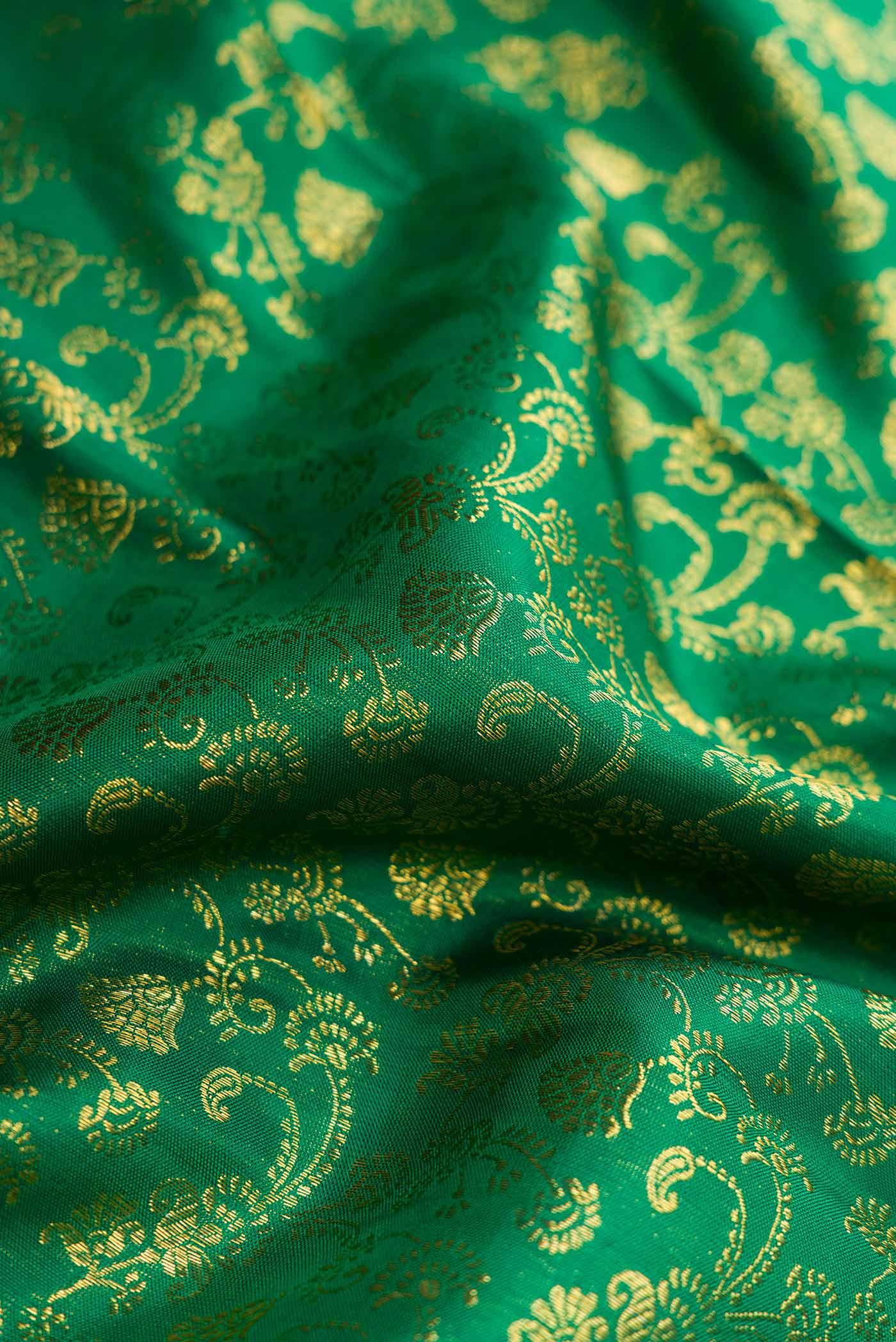 Green Dual Tone Kanjivaram Silk Saree - Image 2