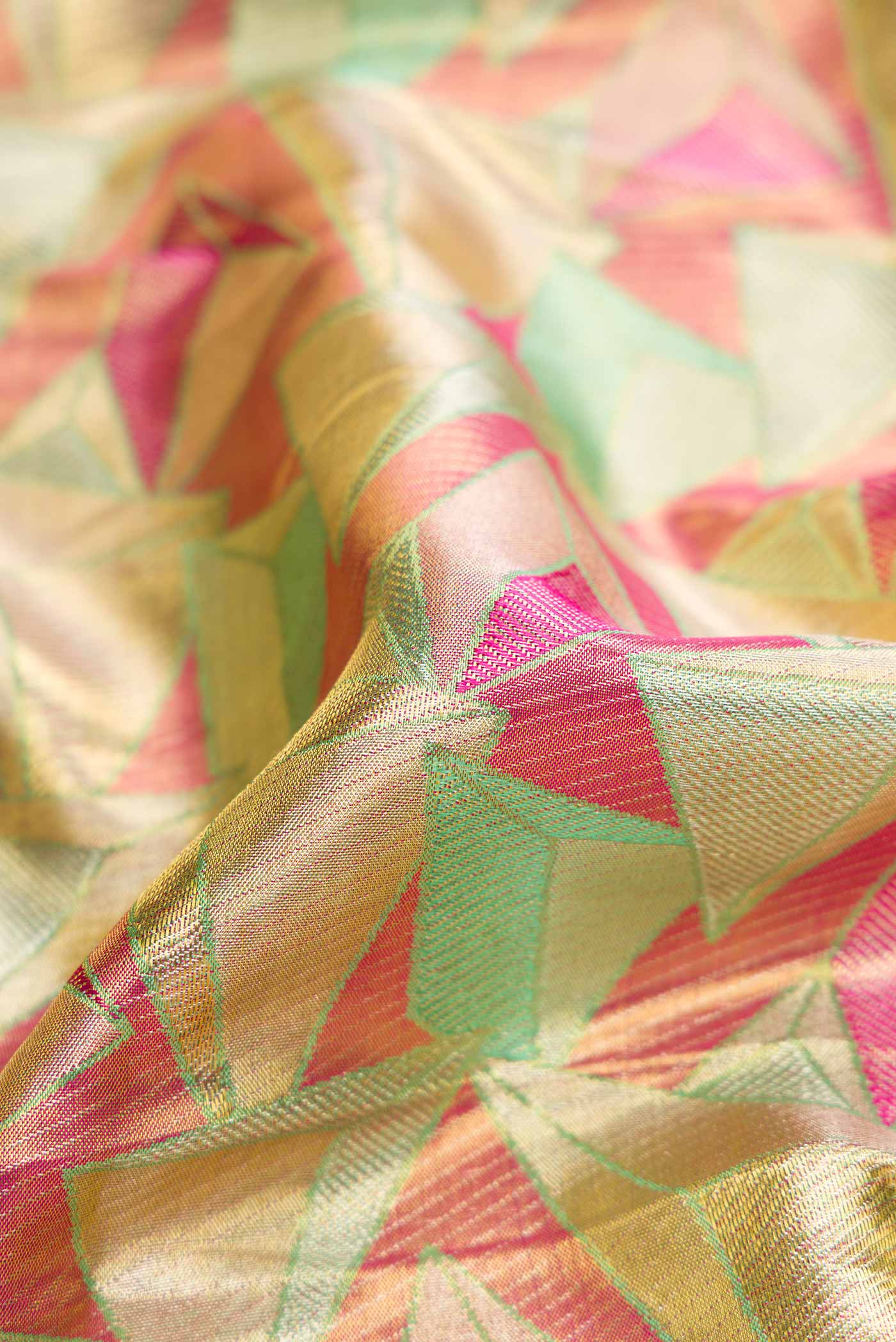 Green Dual Tone Kanchipuram Tissue Silk Saree - Image 2