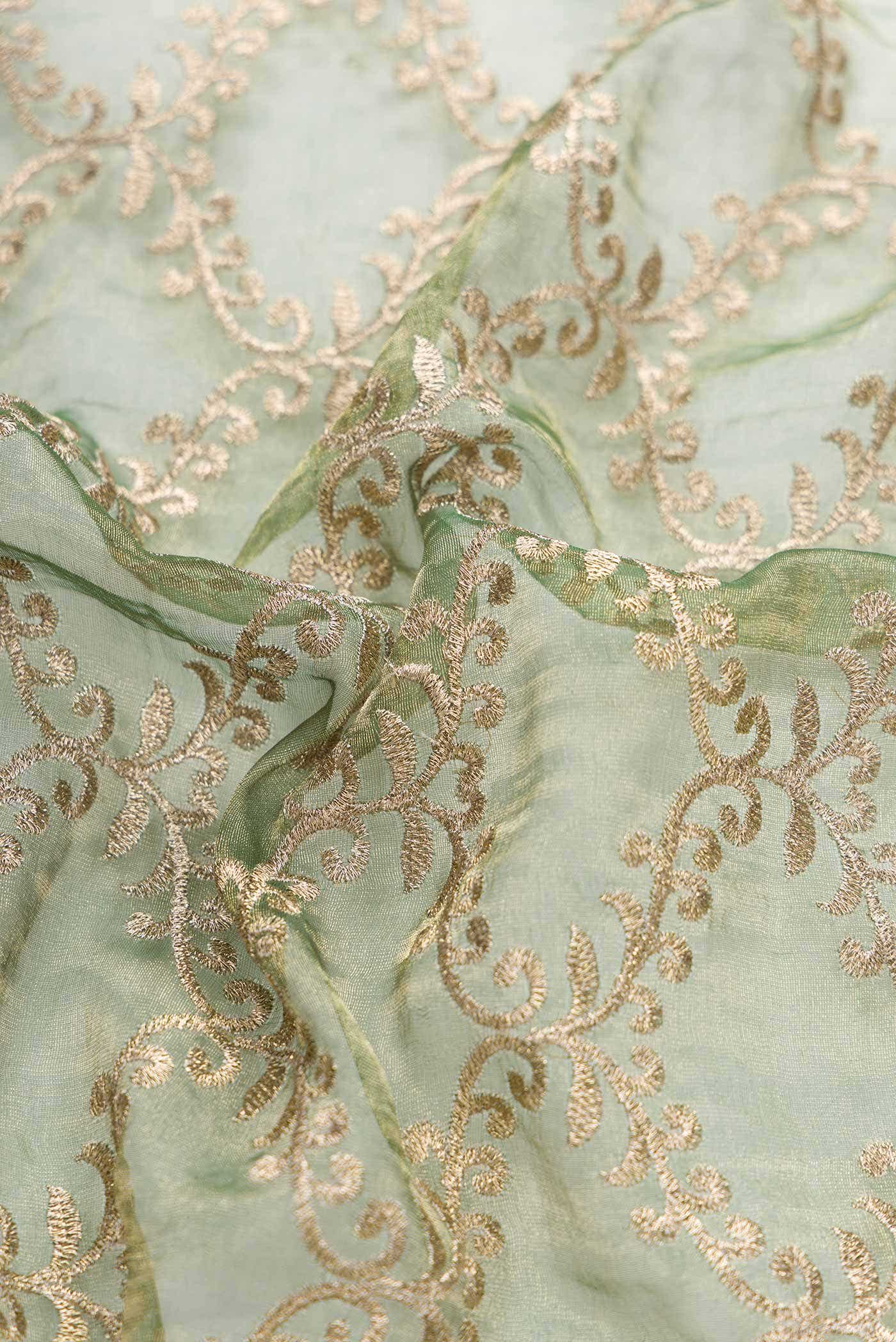 Green Dual Tone Tissue Silk Saree - Image 2