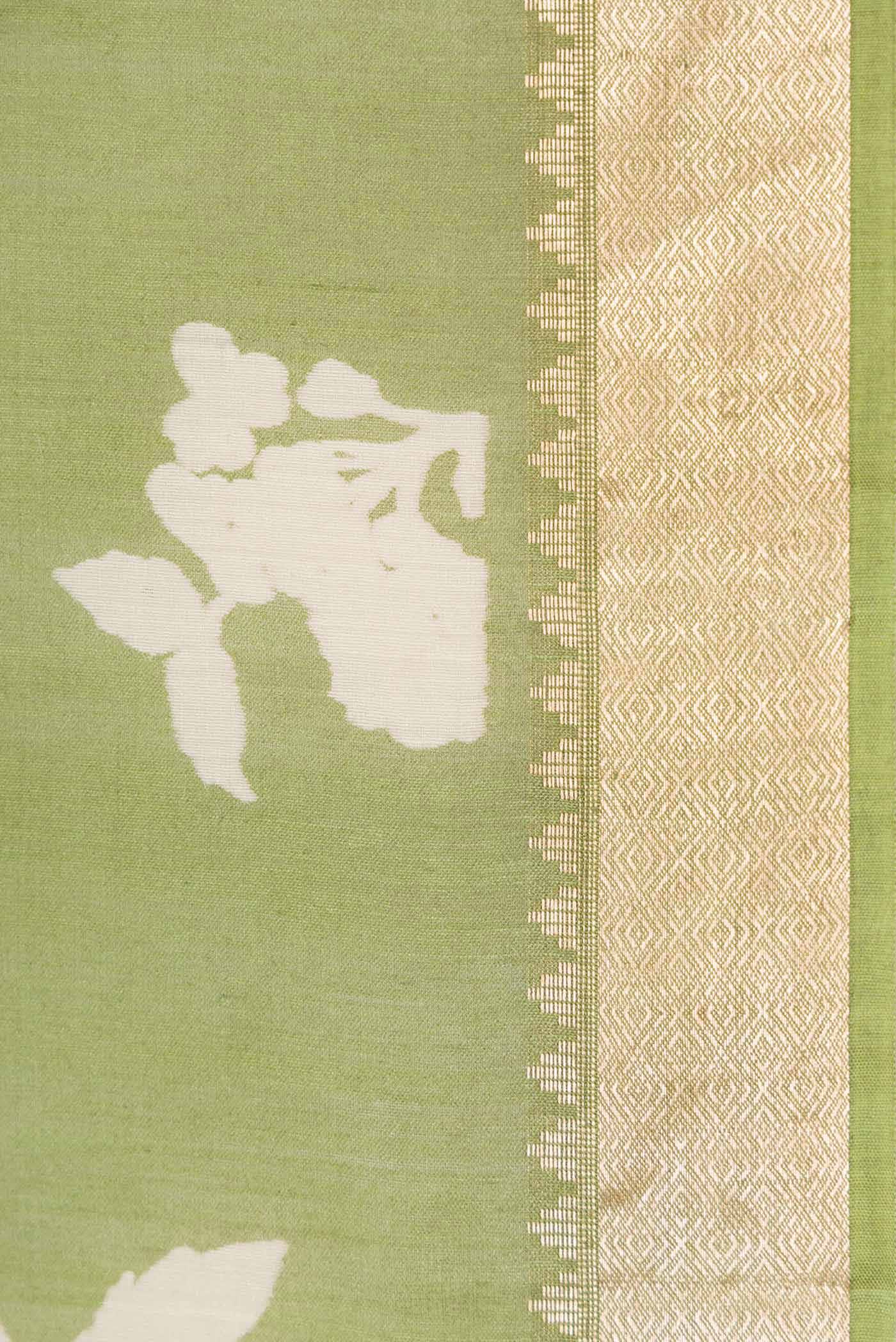 Green Dual Tone Tussar Silk Saree - Image 3
