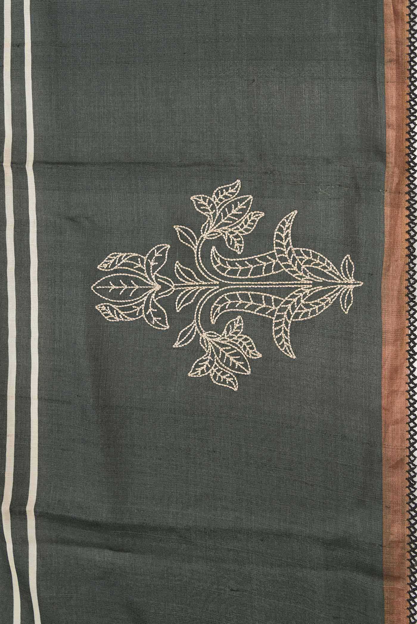 Green Dual Tone Tussar Silk Saree - Image 3