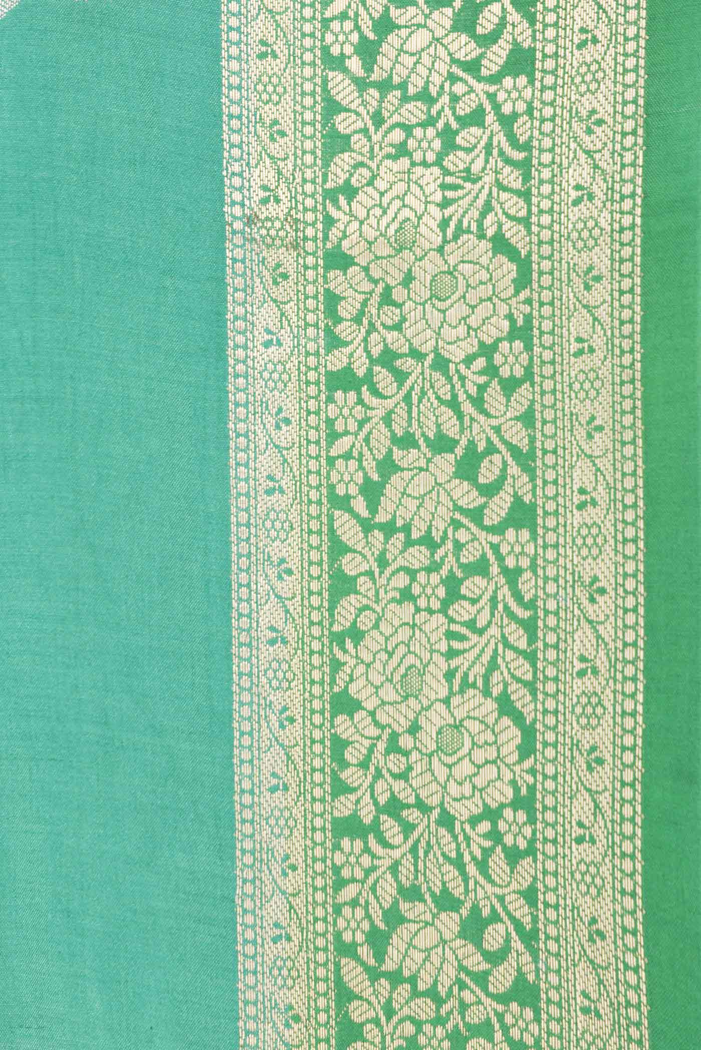 Green Dual Tone Tussar Silk Saree - Image 3