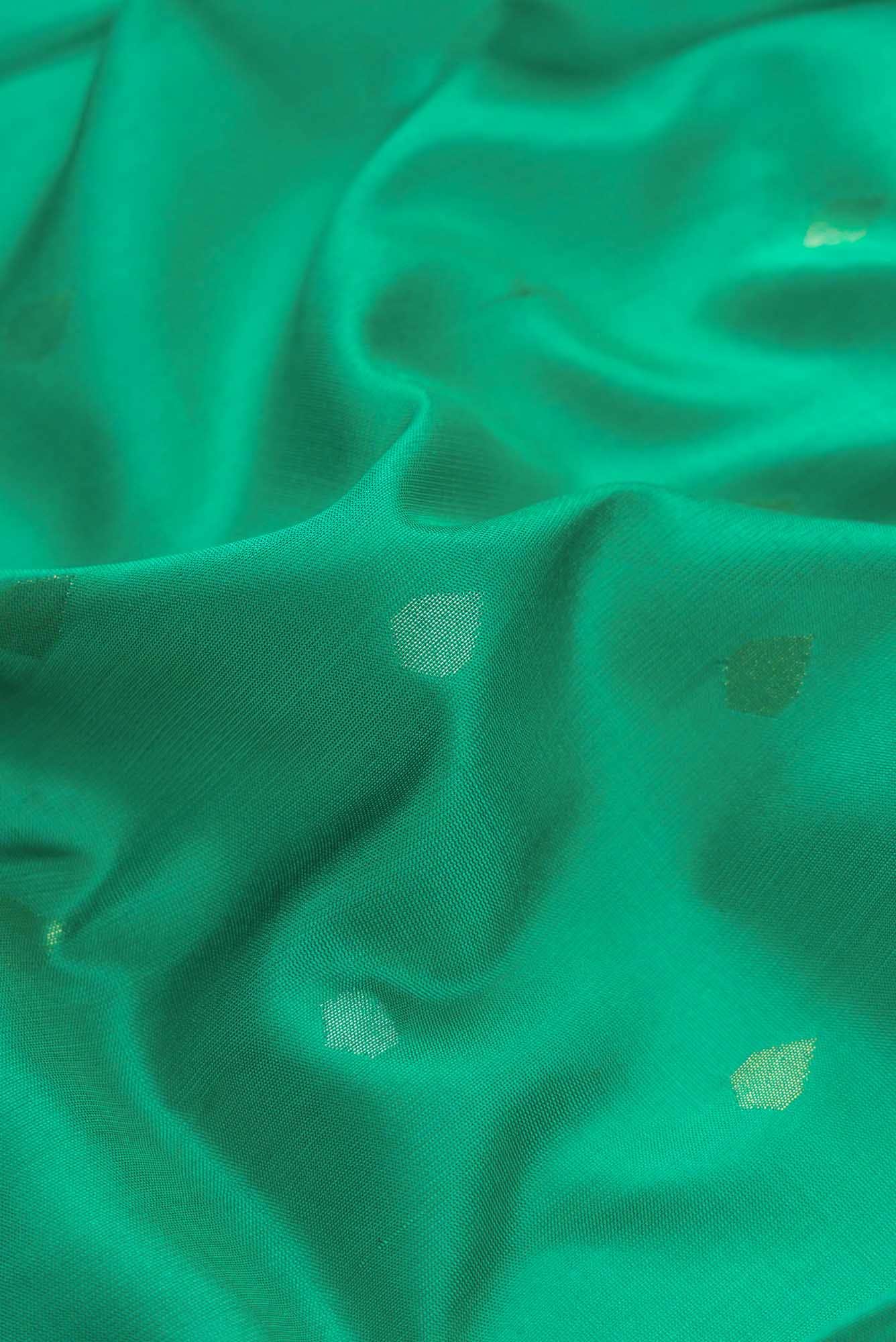 Green Dual Tone Uppada Silk Saree - Image 3