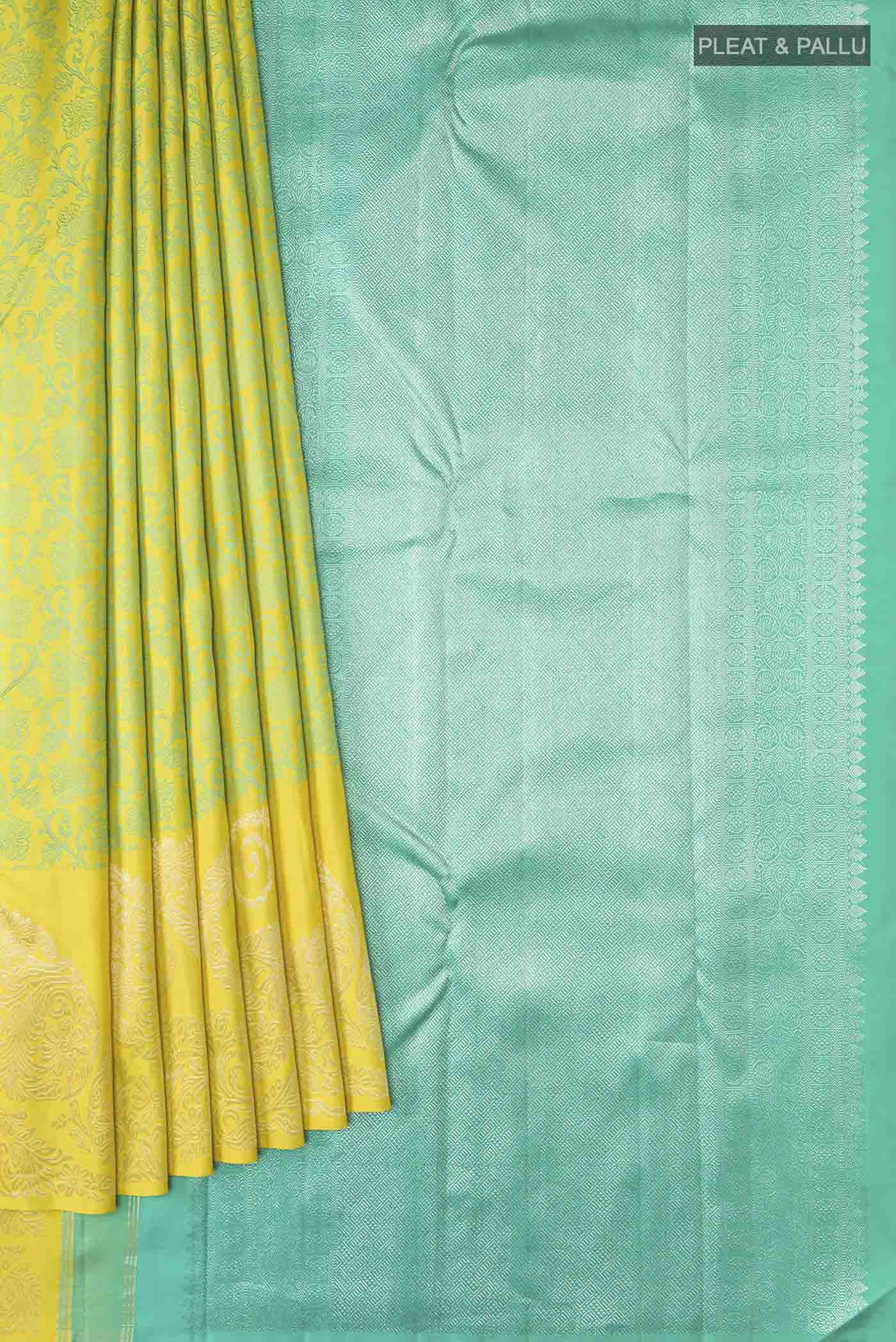Green Kanchipuram Silk Saree - Image 4
