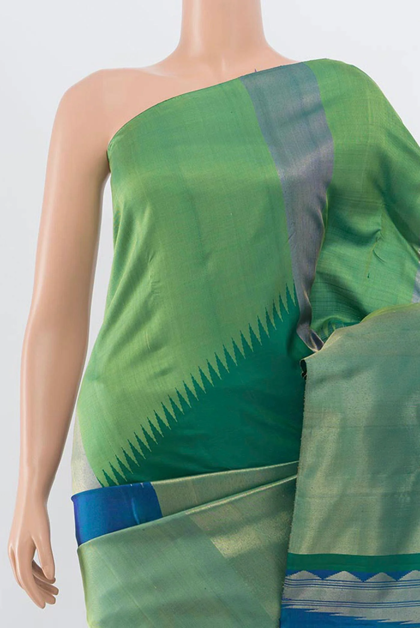 Green Kanchipuram Silk Saree - Image 2