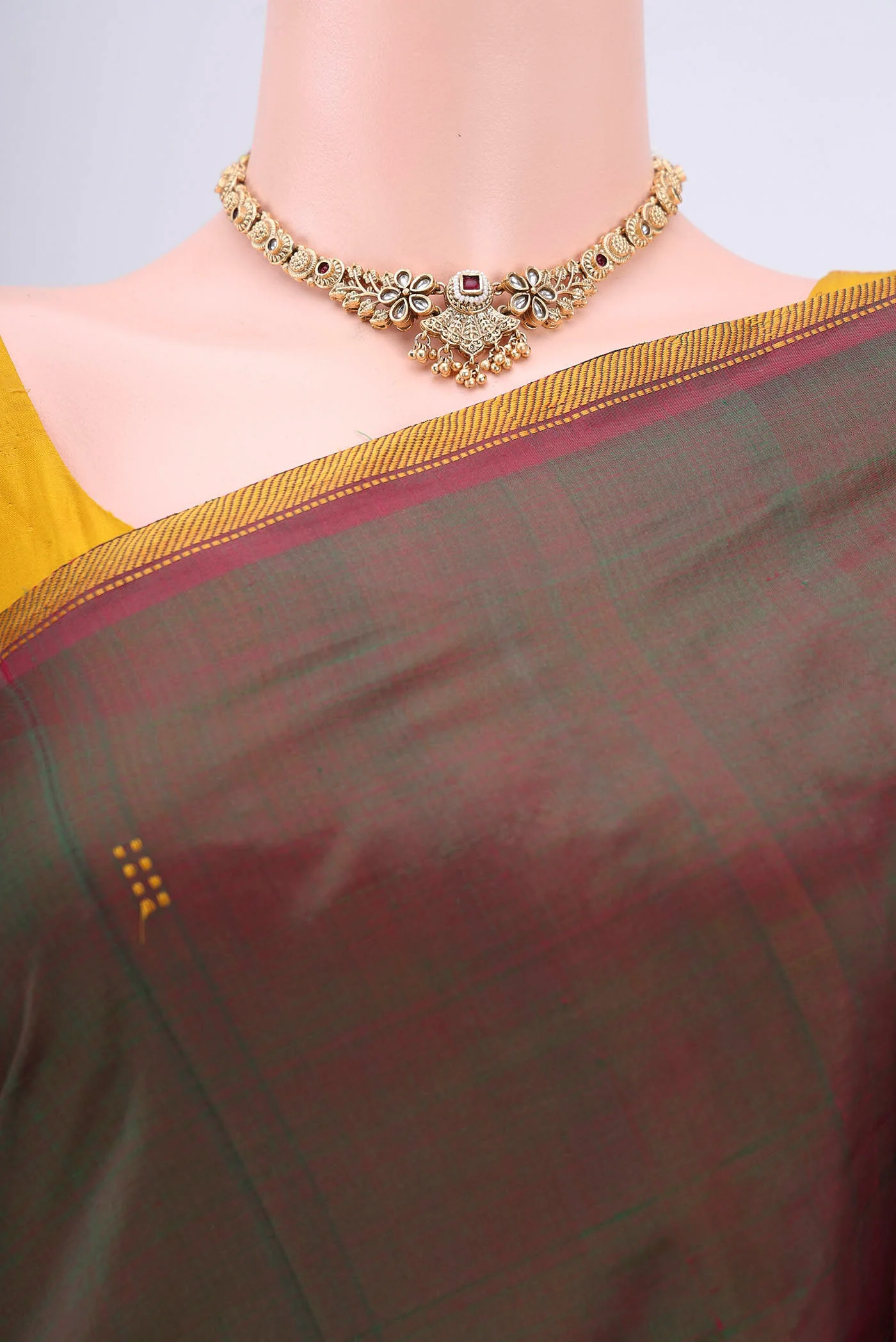 Green with Maroon Color Kanchipuram Silk Saree - Image 2