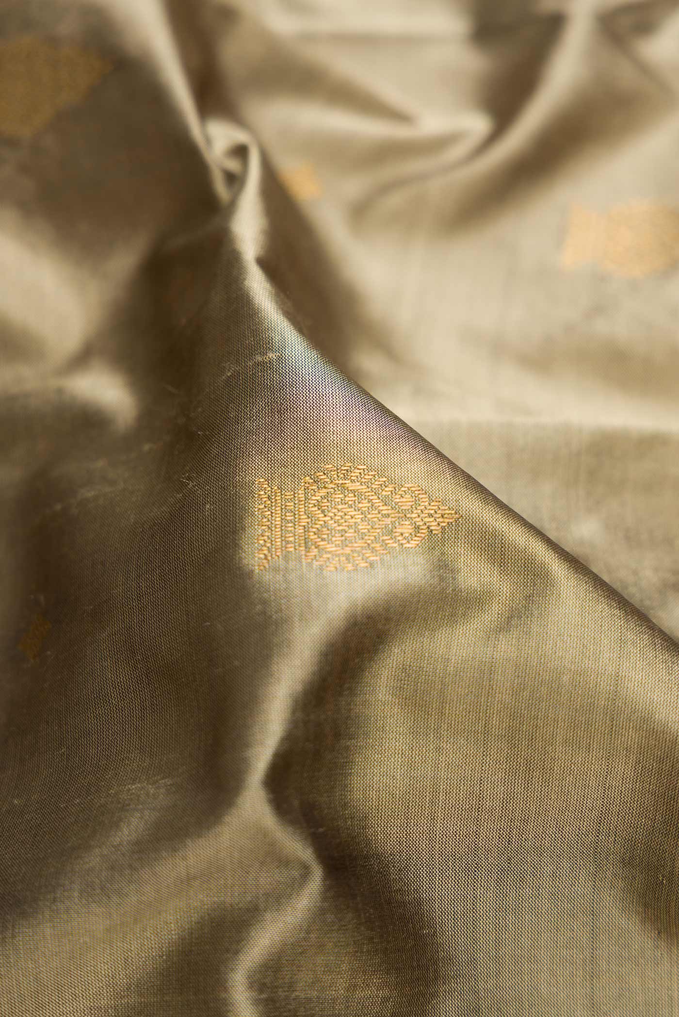 Grey Bangalore Silk Saree - Image 2