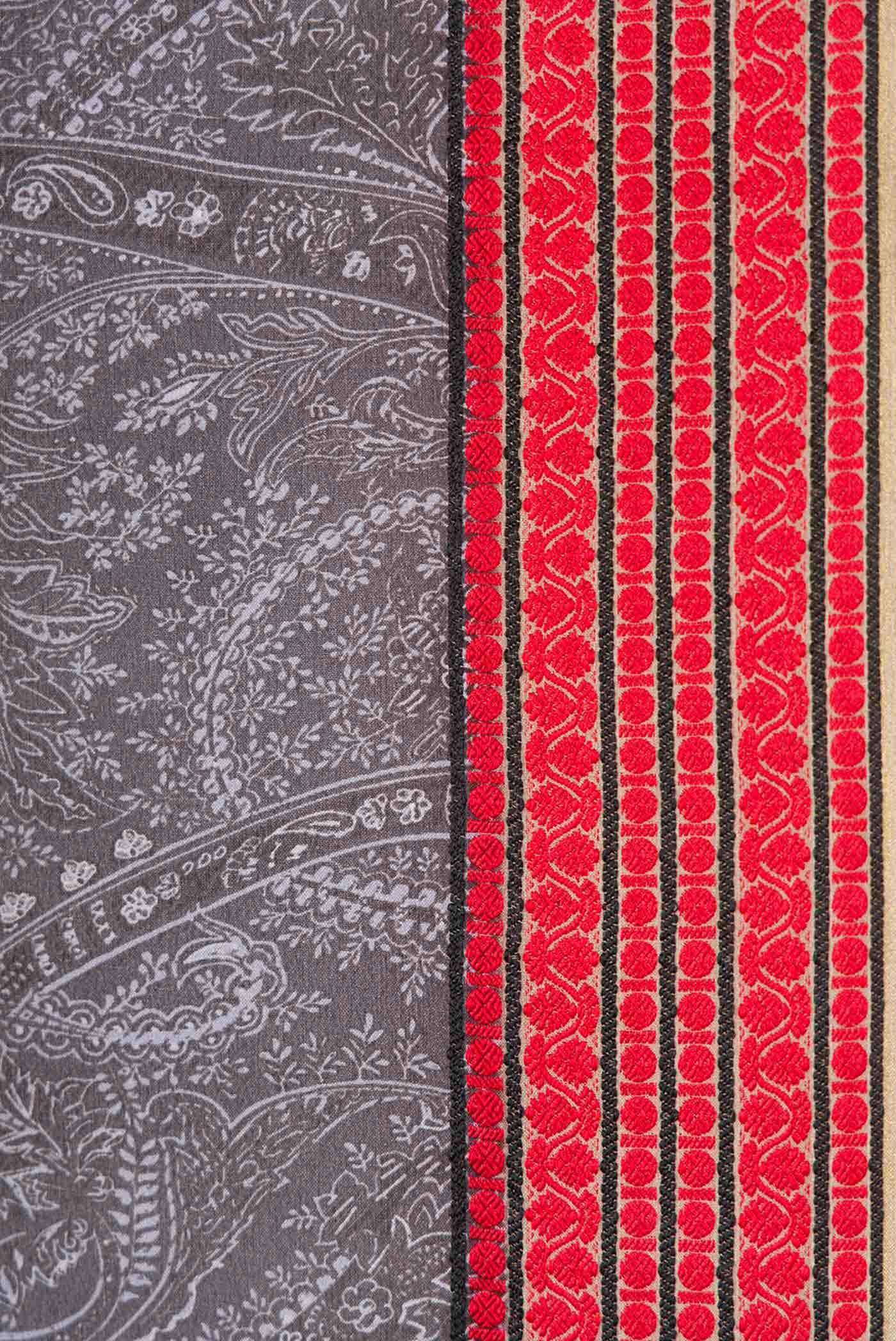 Grey Dual Tone Mysore Crepe Saree - Image 3