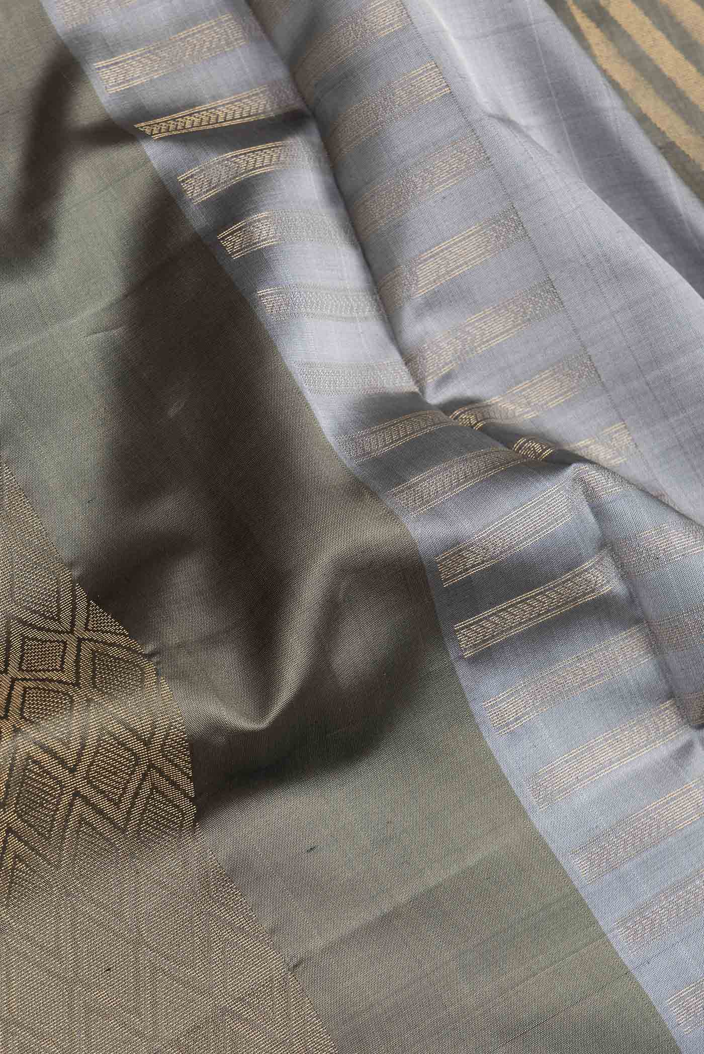 Grey Soft Silk Saree - Image 2