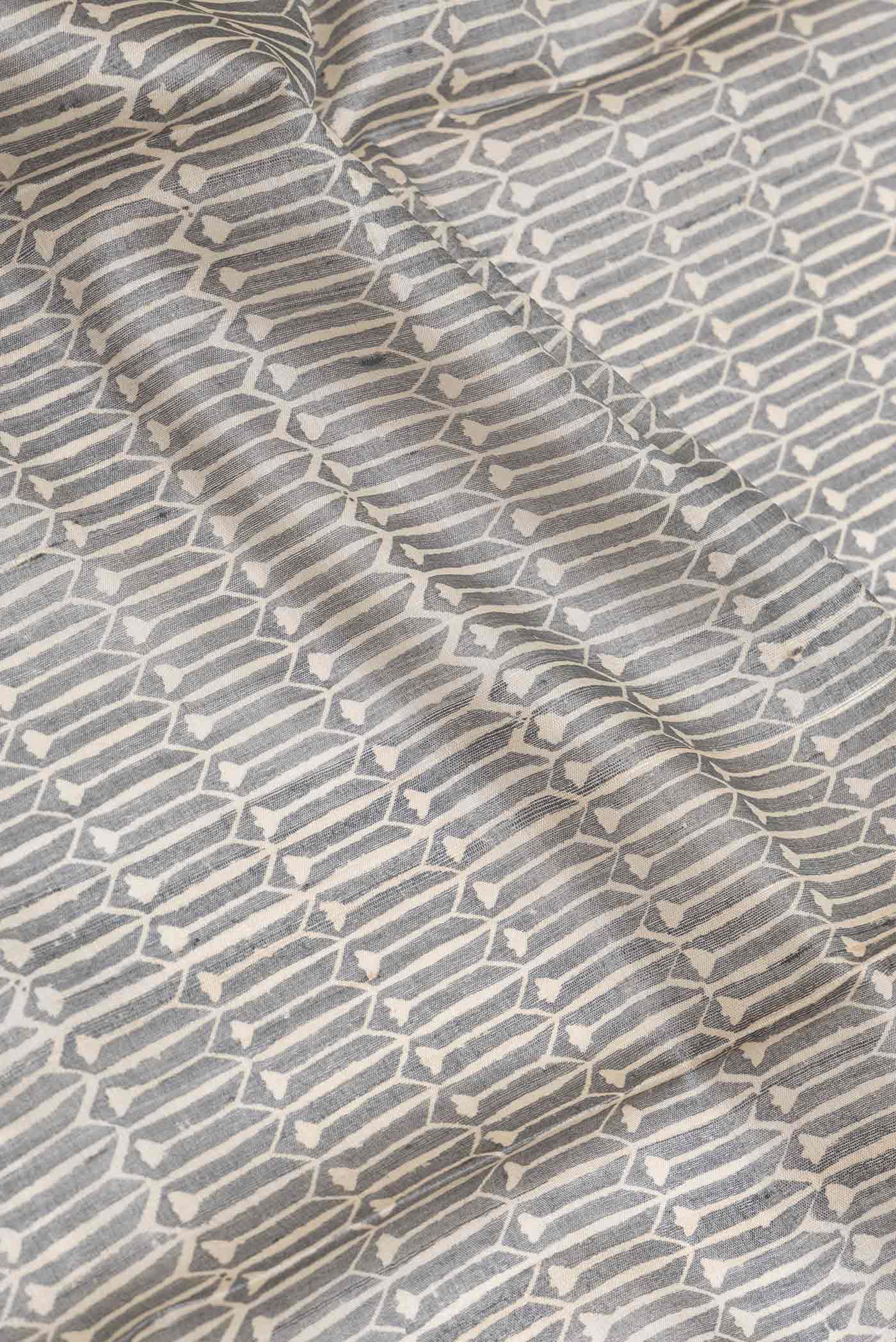 Grey Dual Tone Tussar Silk Saree - Image 2