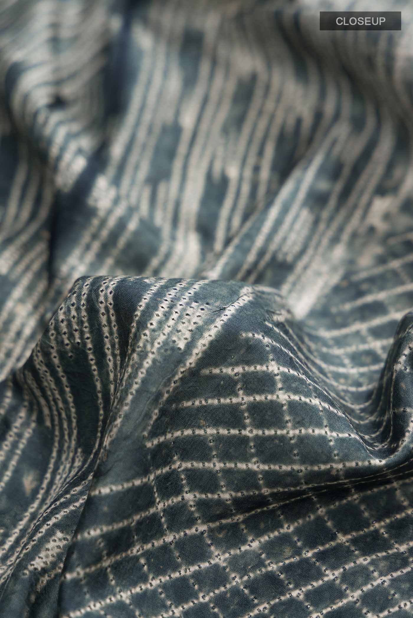 Grey Printed Silk Saree - Image 2