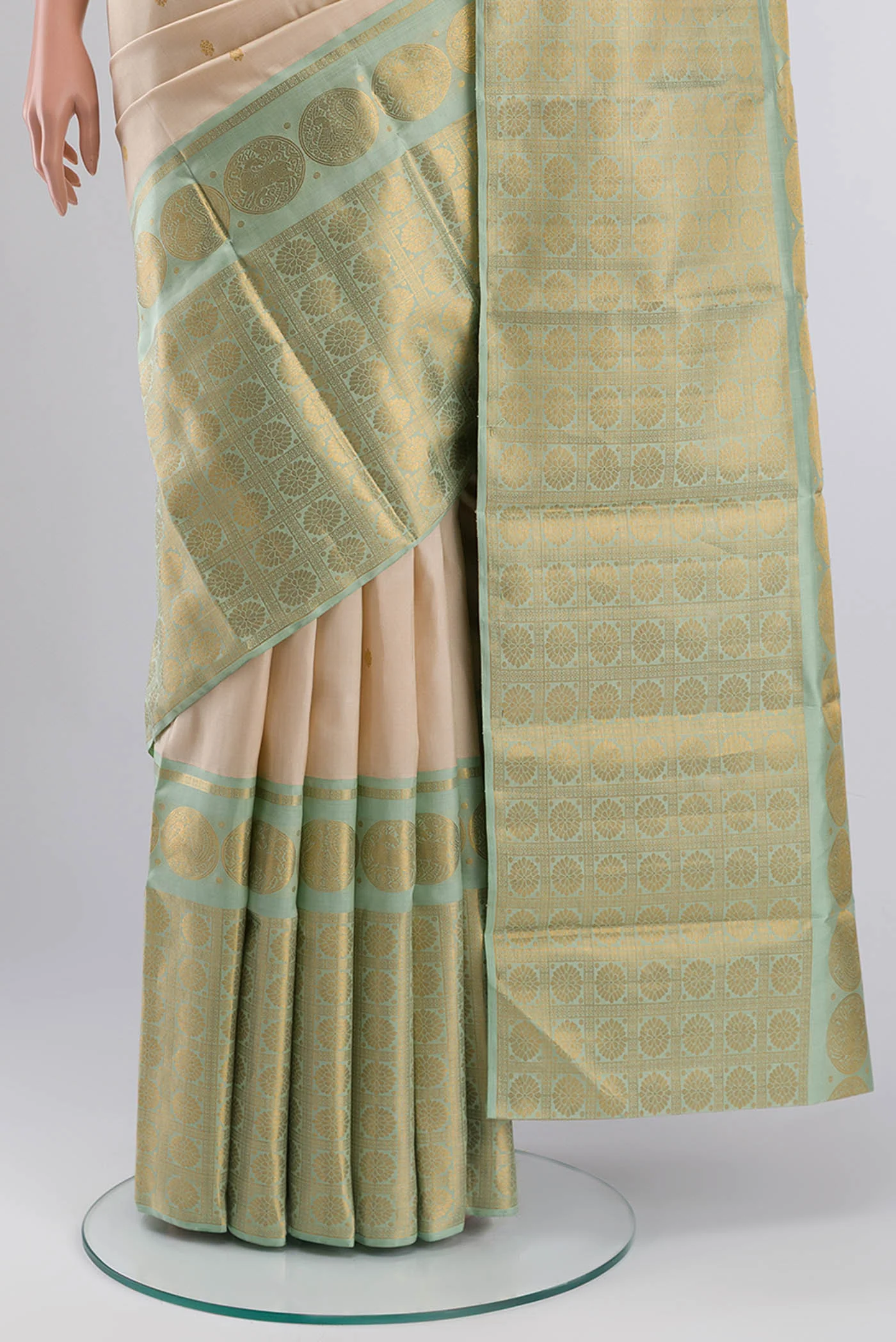 Kanmani-Cream Kanchipuram Silk Saree - Image 6