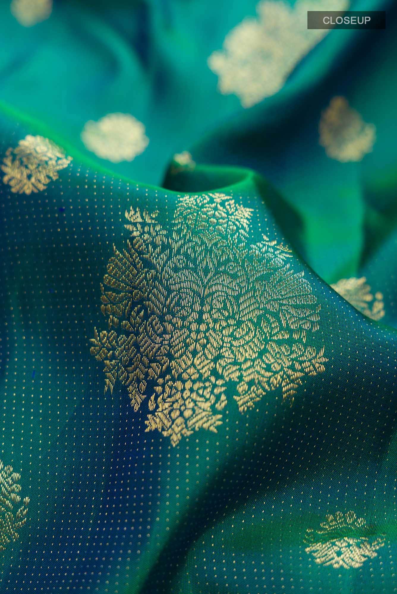 Kavini-Blue with Green Dual Tone Kanchipuram Silk Saree - Image 3