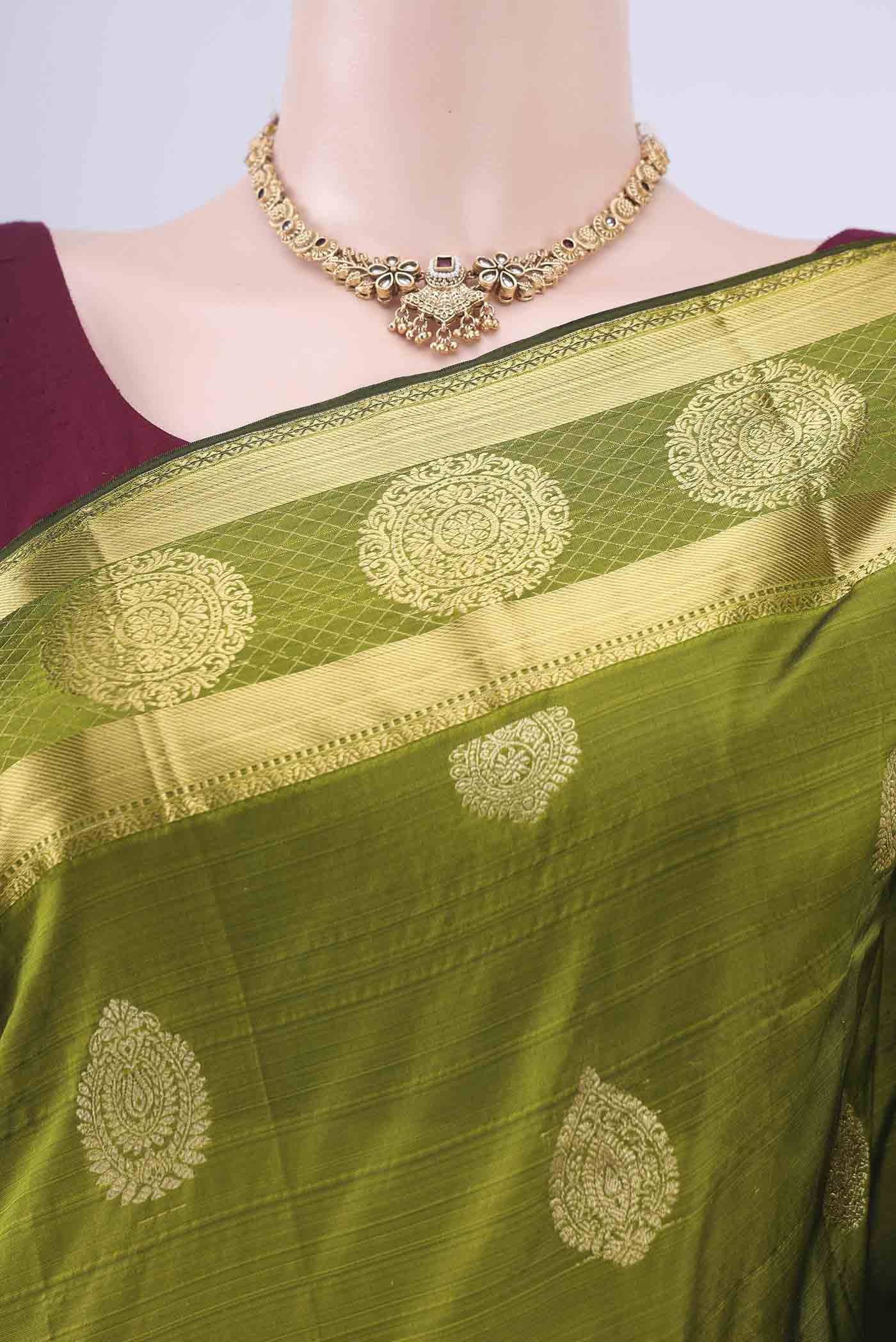 Light Green Dual Tone Bangalore Silk Saree - Image 2