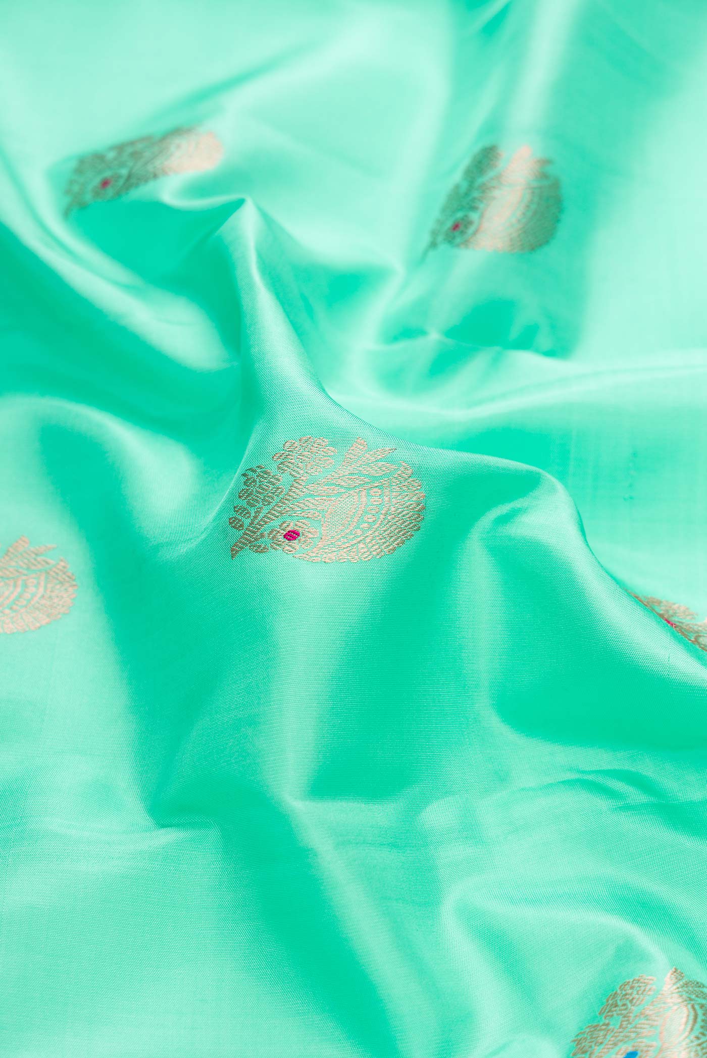 Light Green Dual Tone Kanjivaram Silk Saree - Image 2