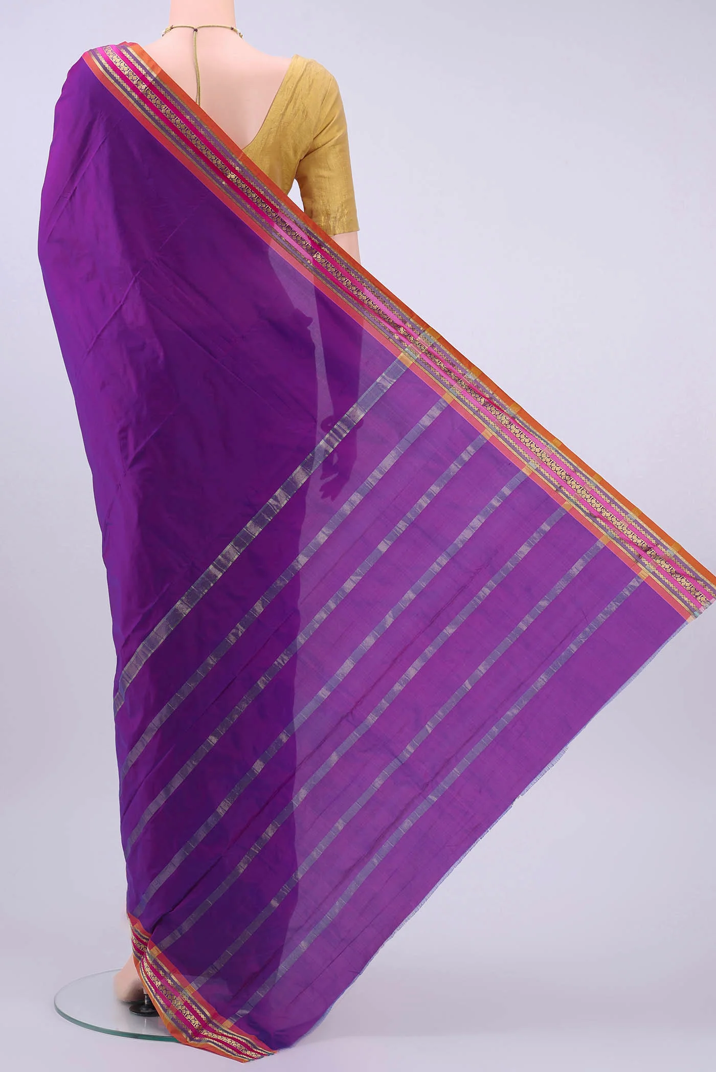 Magenta Blended Bangalore Silk Saree - Image 3