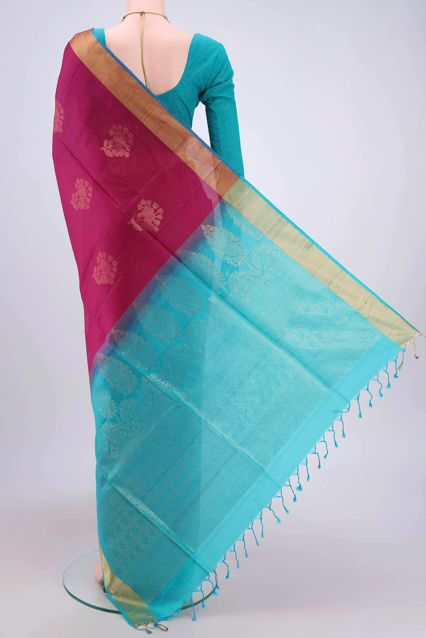 Magenta Soft Silk Saree - Image 3