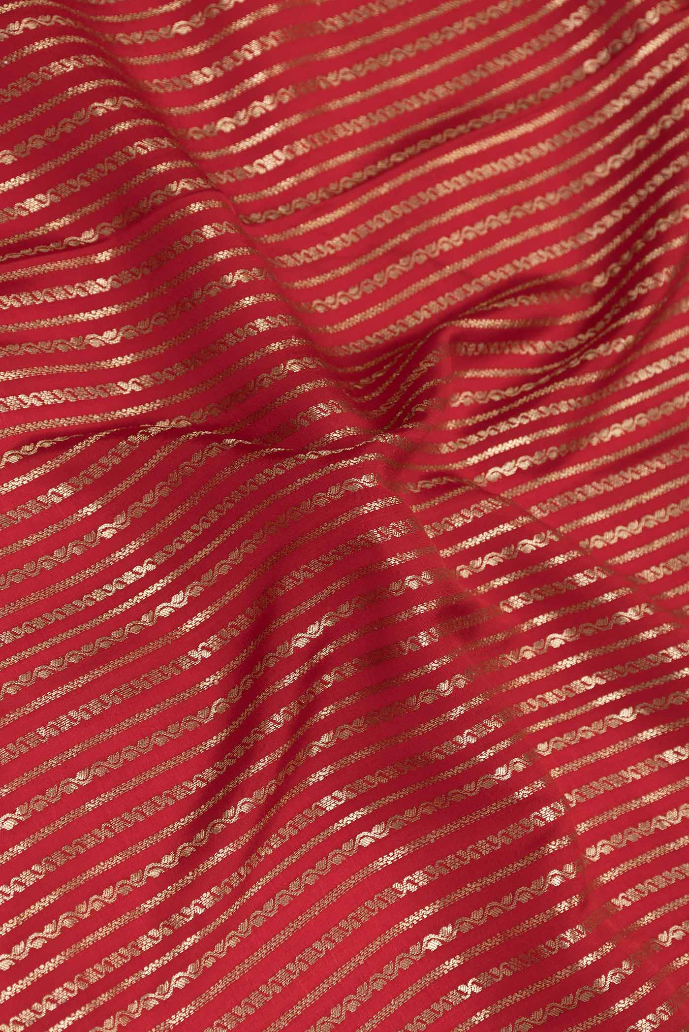 Maroon Dual Tone Mysore Crepe Saree - Image 2