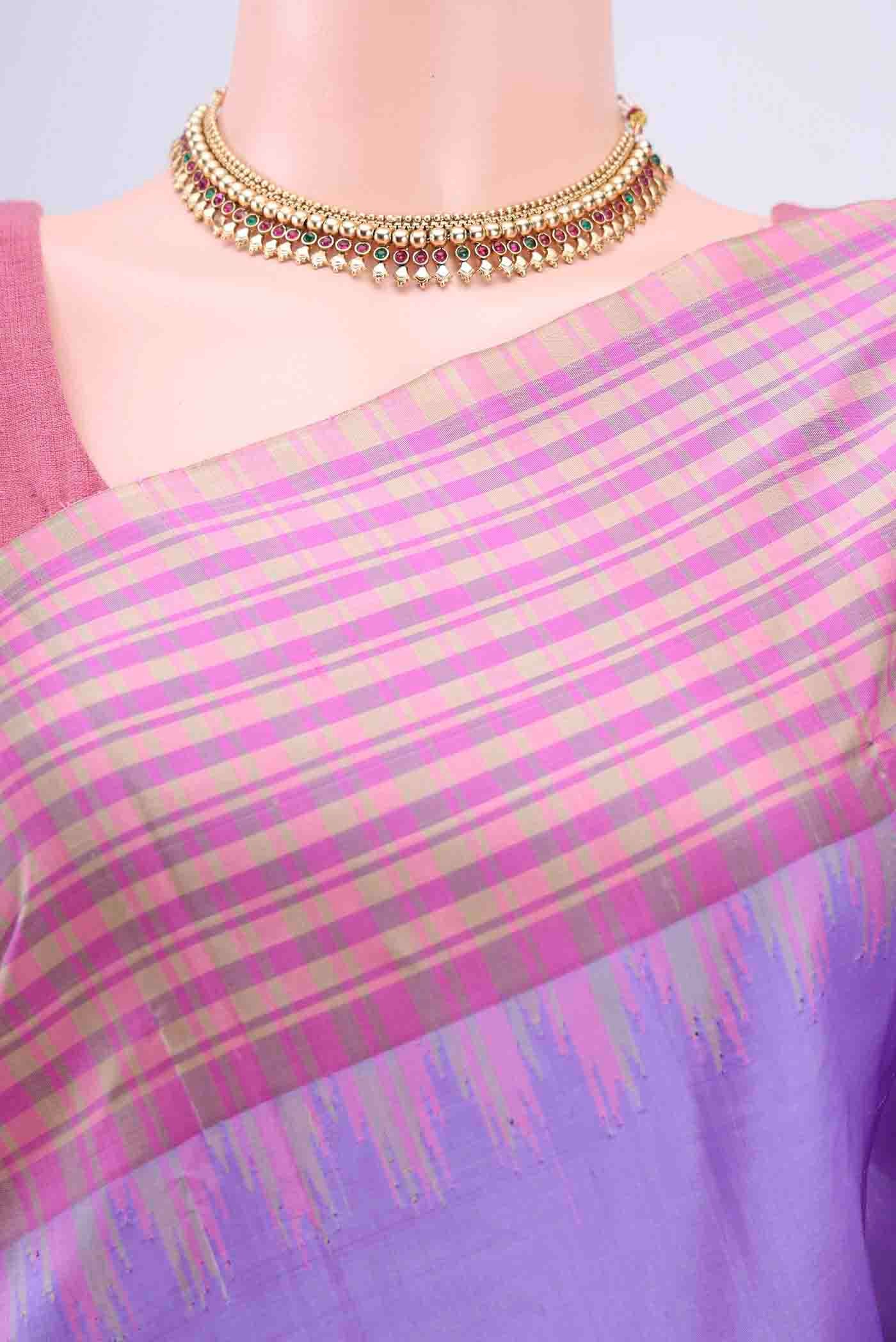 Lilac Gadwal Silk Saree - Image 2