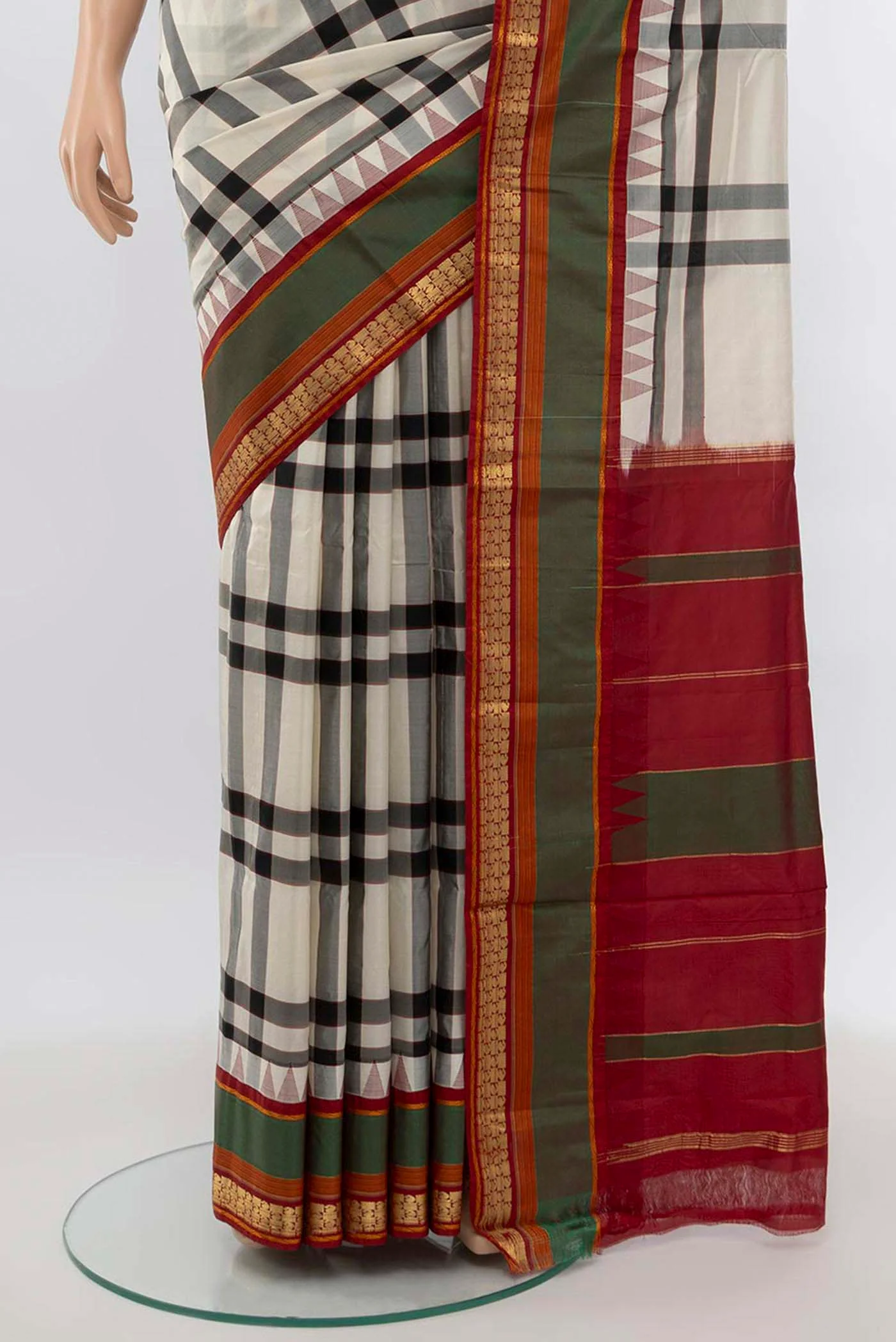 White Bangalore Silk Saree - Image 3