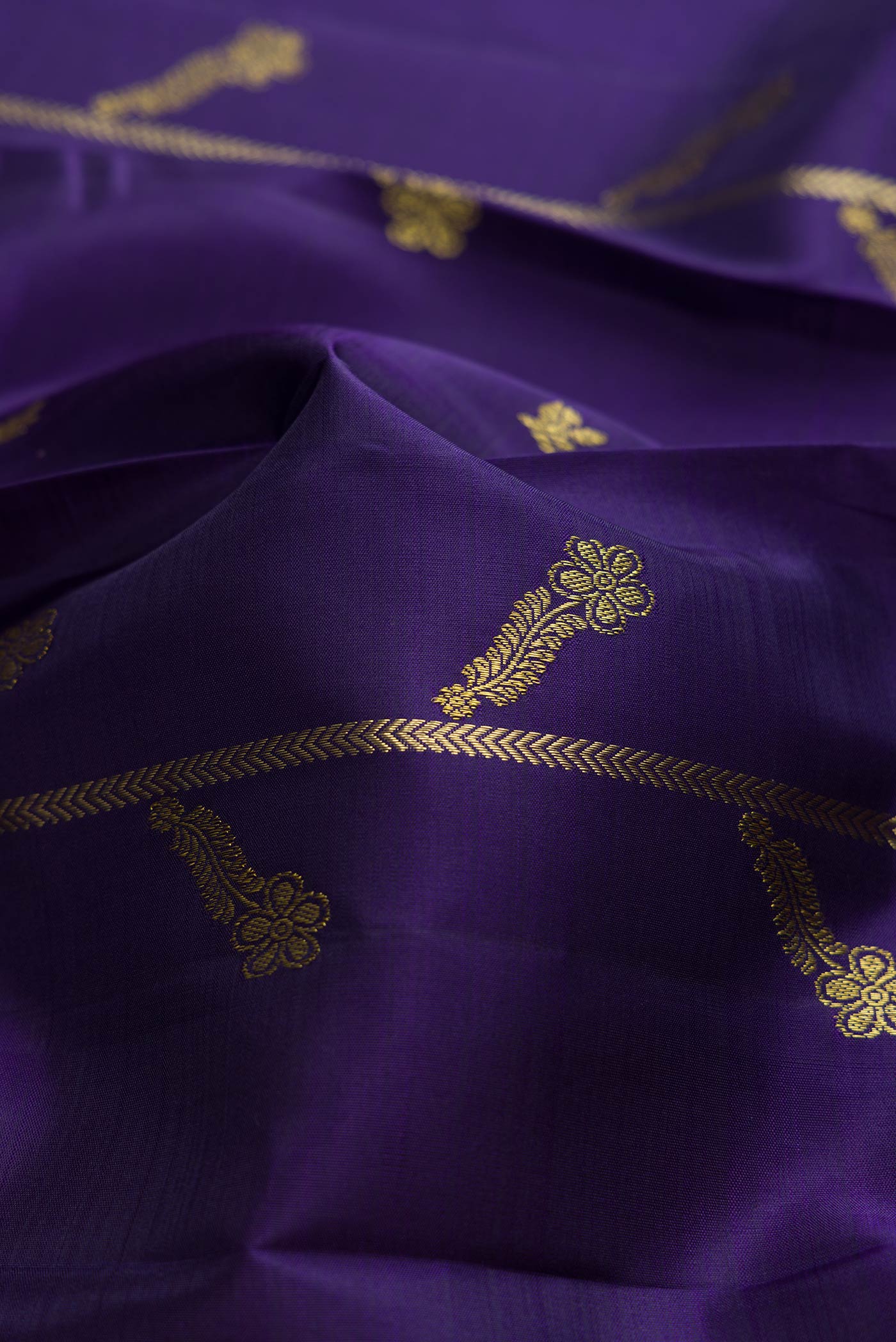 Navy Blue Dual Tone Kanjivaram Saree - Image 2