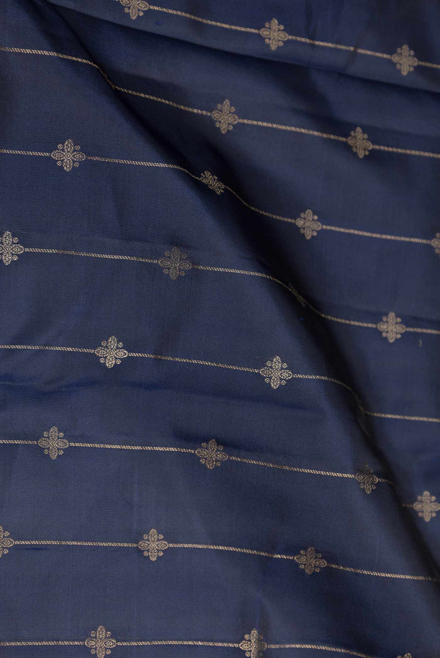 Navy Blue Dual Tone Kanjivaram Silk Saree - Image 2