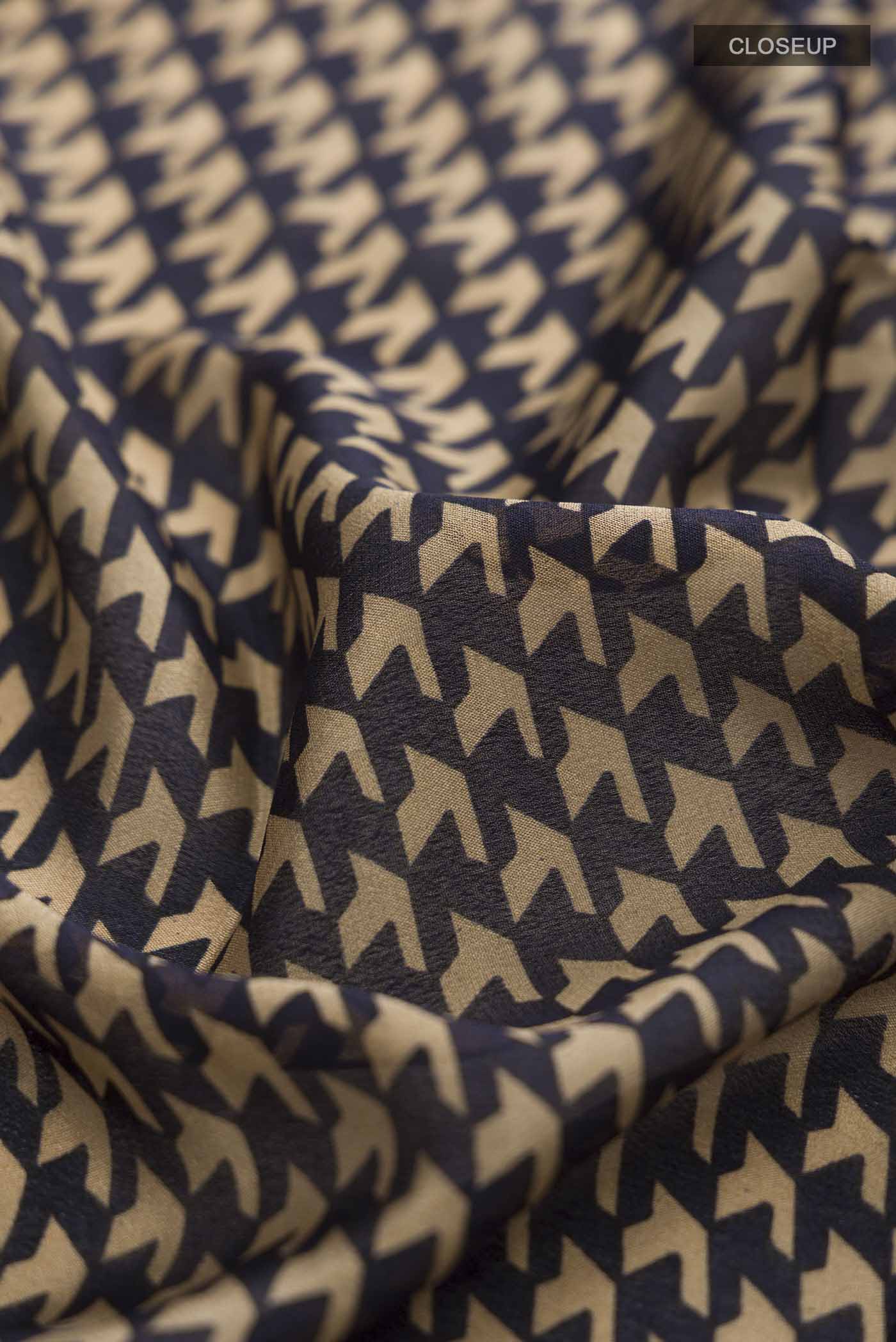 Navy Blue Mysore Crepe Saree - Image 2