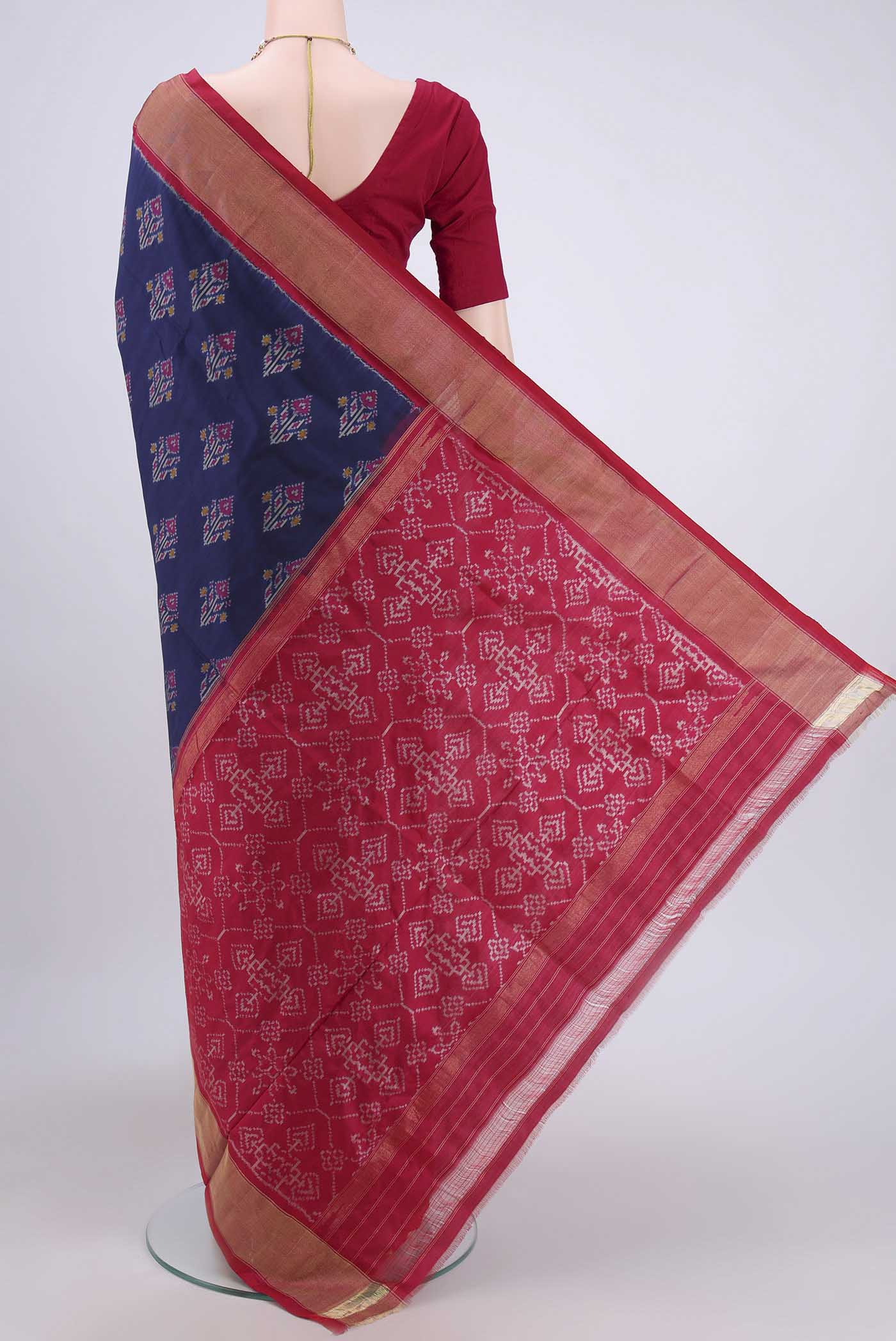 Navy Blue Pochampally Silk Saree - Image 3