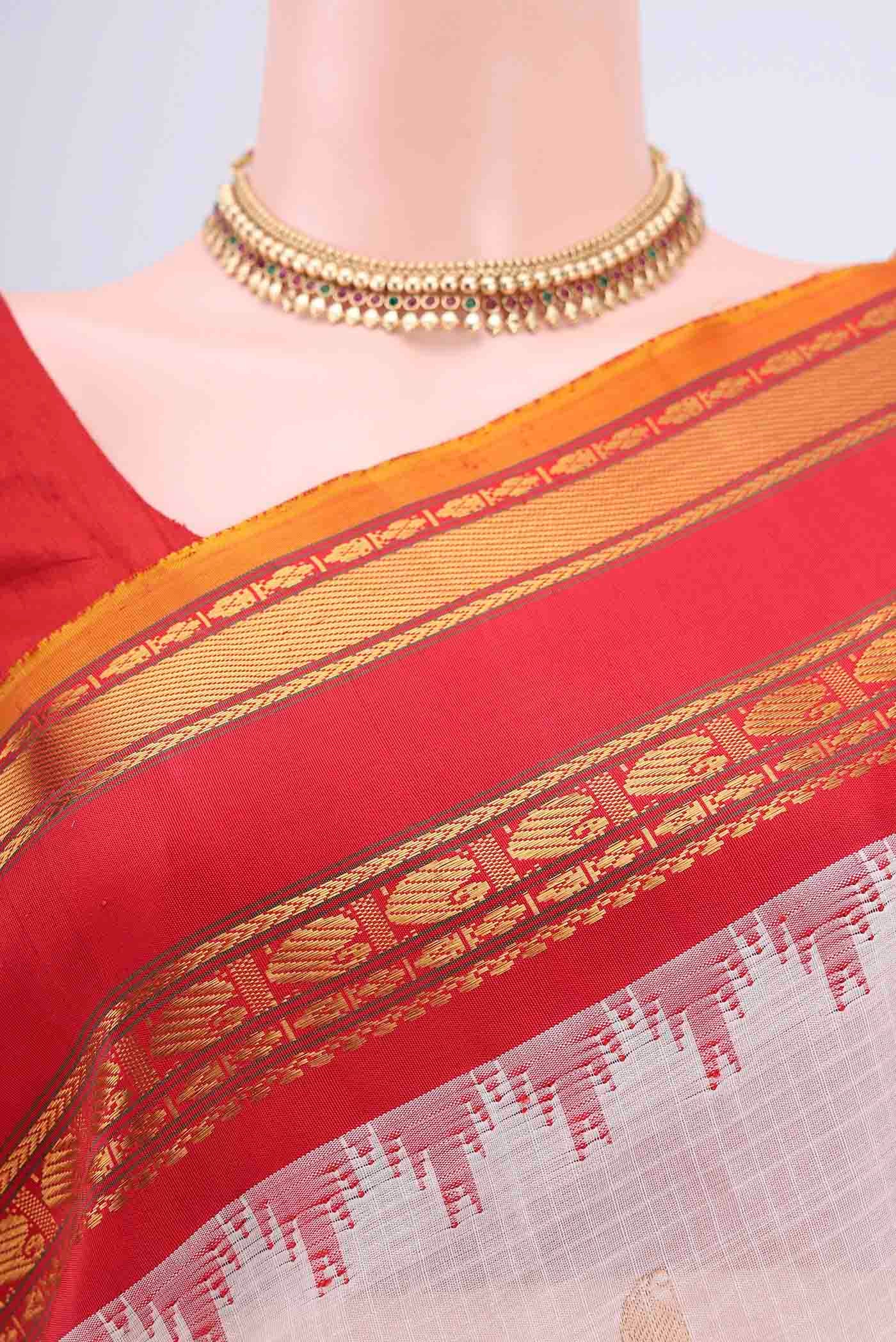 Off White Dual Tone Gadwal cotton Saree - Image 2